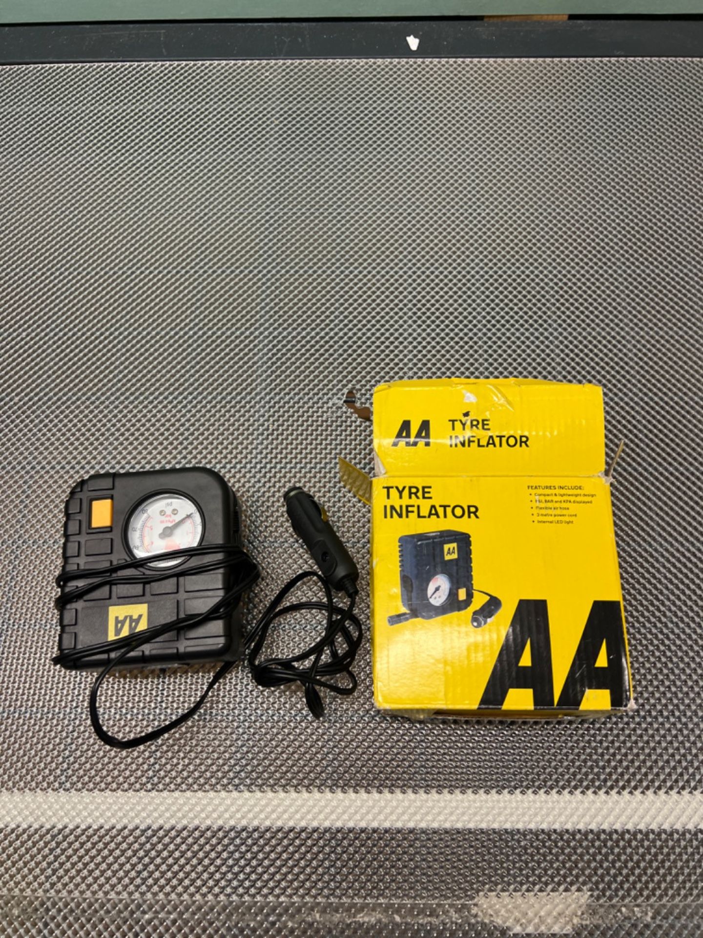 AA Car Essentials 12V Compact Tyre Inflator AA5007 â€“ For Cars Vans Motorbikes Vehicles Infla - Image 3 of 3