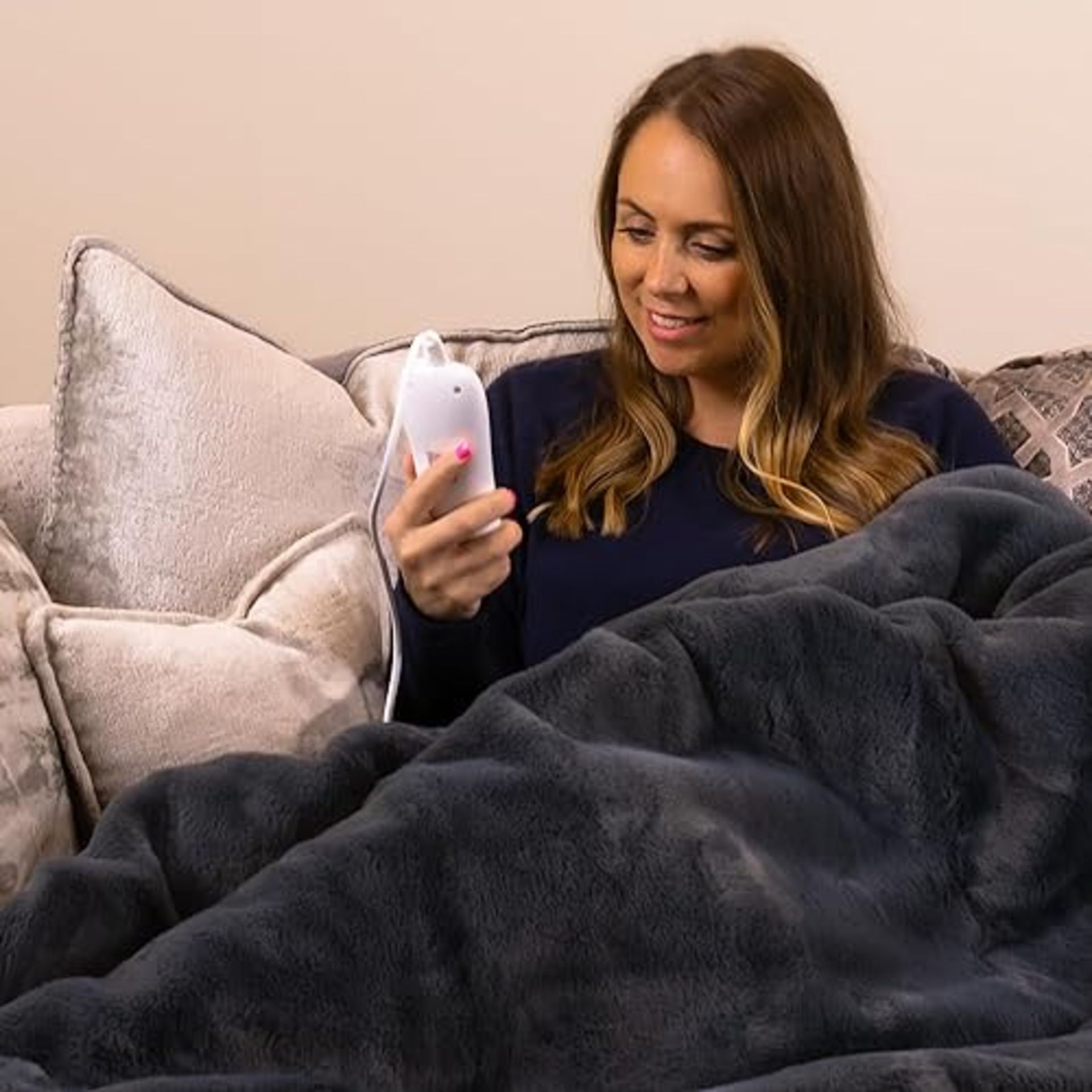 Dreamcatcher Electric Blanket Faux Fur Heated Throw Blanket Dark Grey 160 x 130cm, Machine Washable