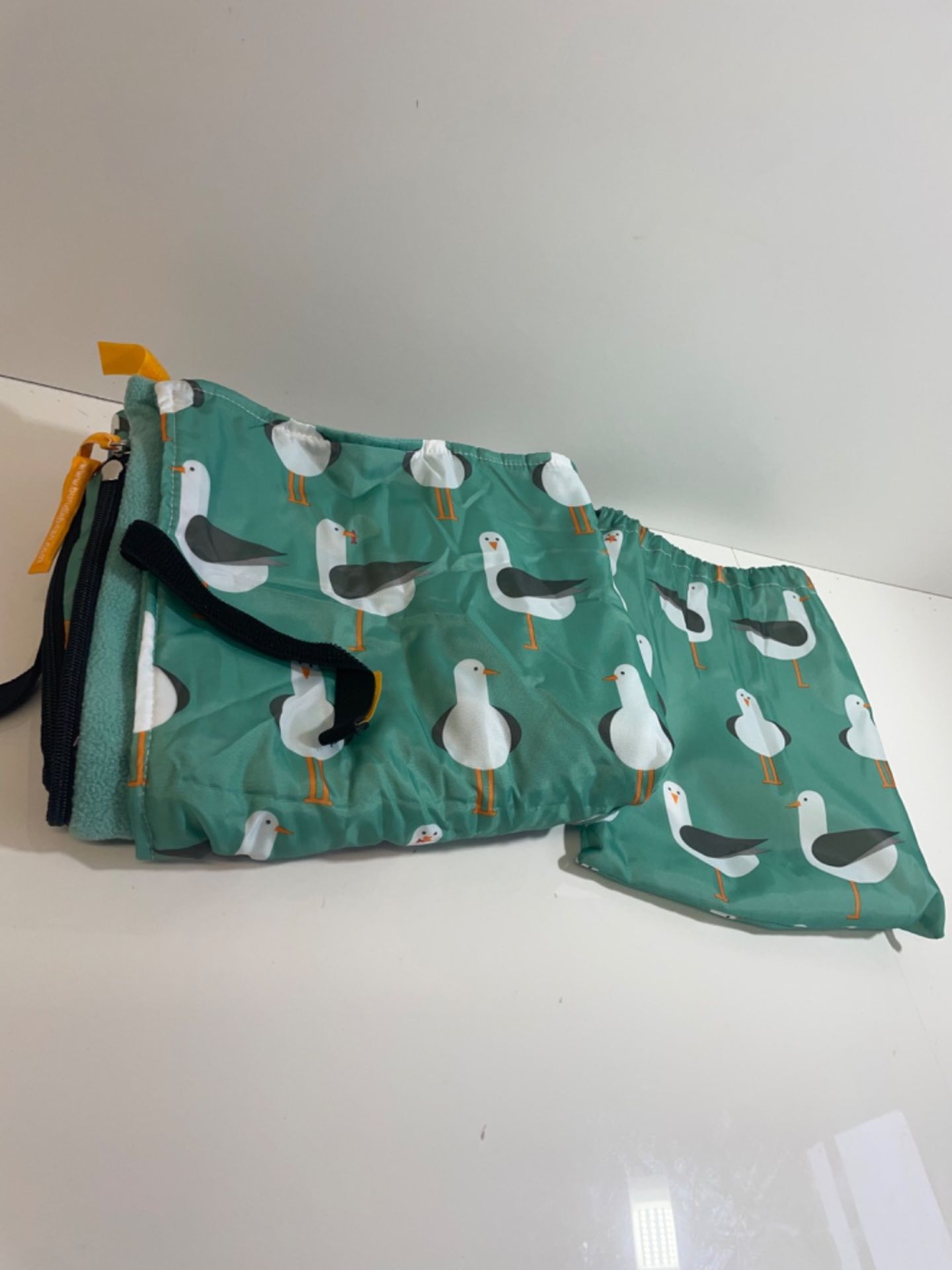 BundleBean - GO Multi-use Footmuff - Use as Car Seat Cover or Pushchair Cover - Opens as Playmat -  - Image 2 of 2