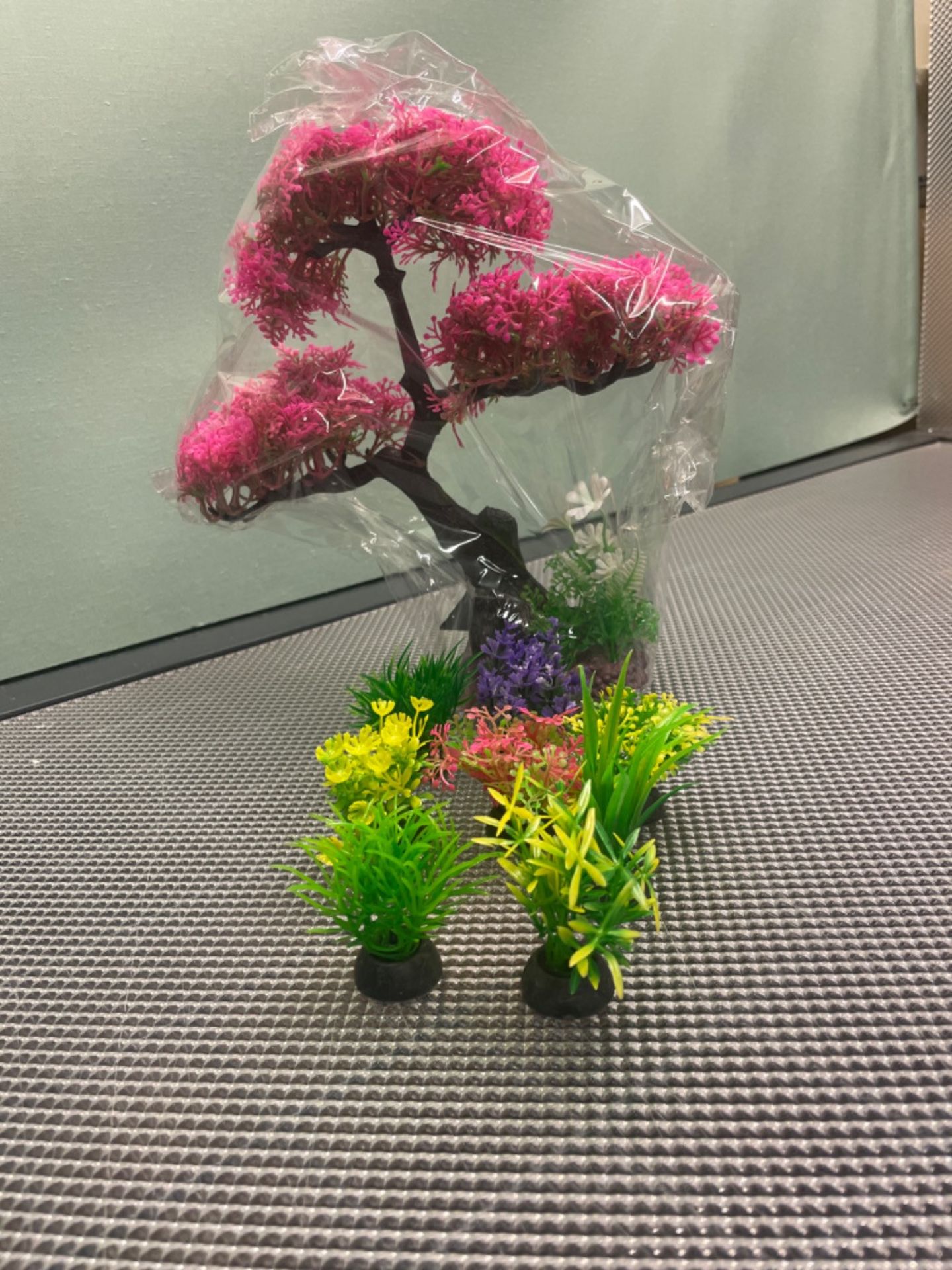 Borlech Aquarium Tree Plants Decorations, Fish Tank Plastic Plant Decor Set 10 Pieces (Pink) - Image 3 of 3