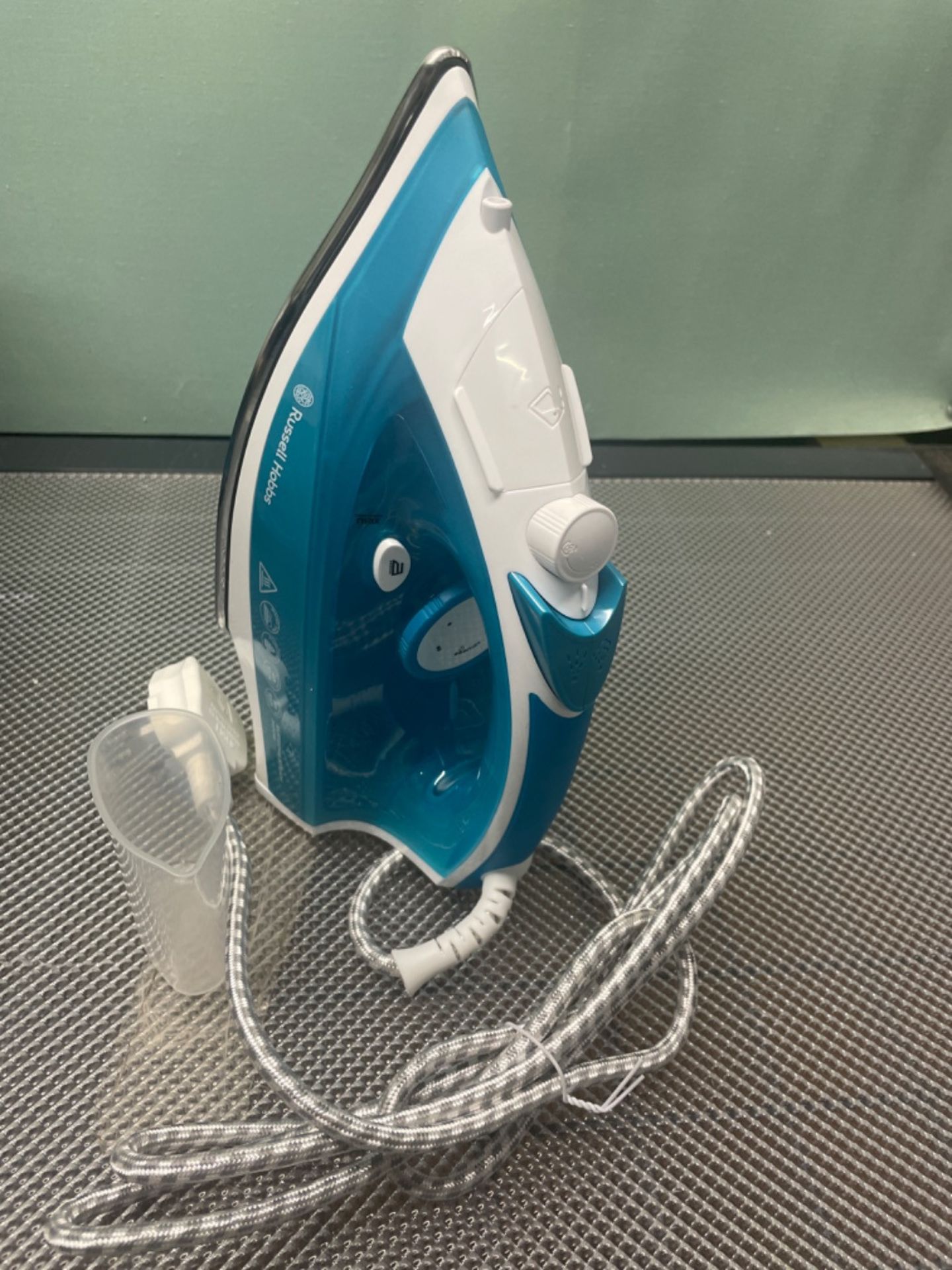 Russell Hobbs Supreme Steam Iron, Powerful vertical steam function, Non-stick stainless steel solep - Image 3 of 3