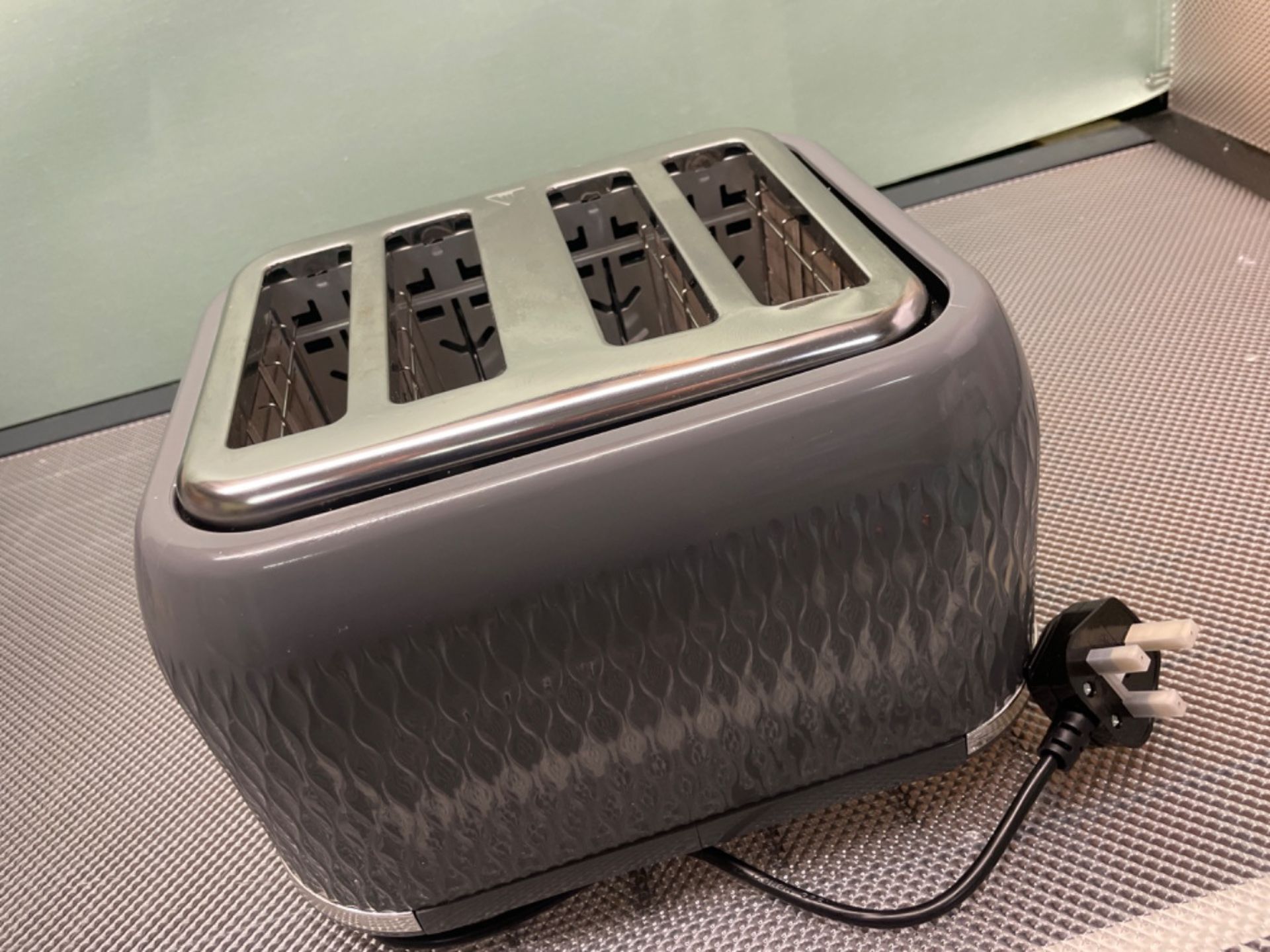 Breville Curve 4-Slice Toaster with High Lift and Wide Slots | Grey & Chrome [VTR013] - Image 2 of 3