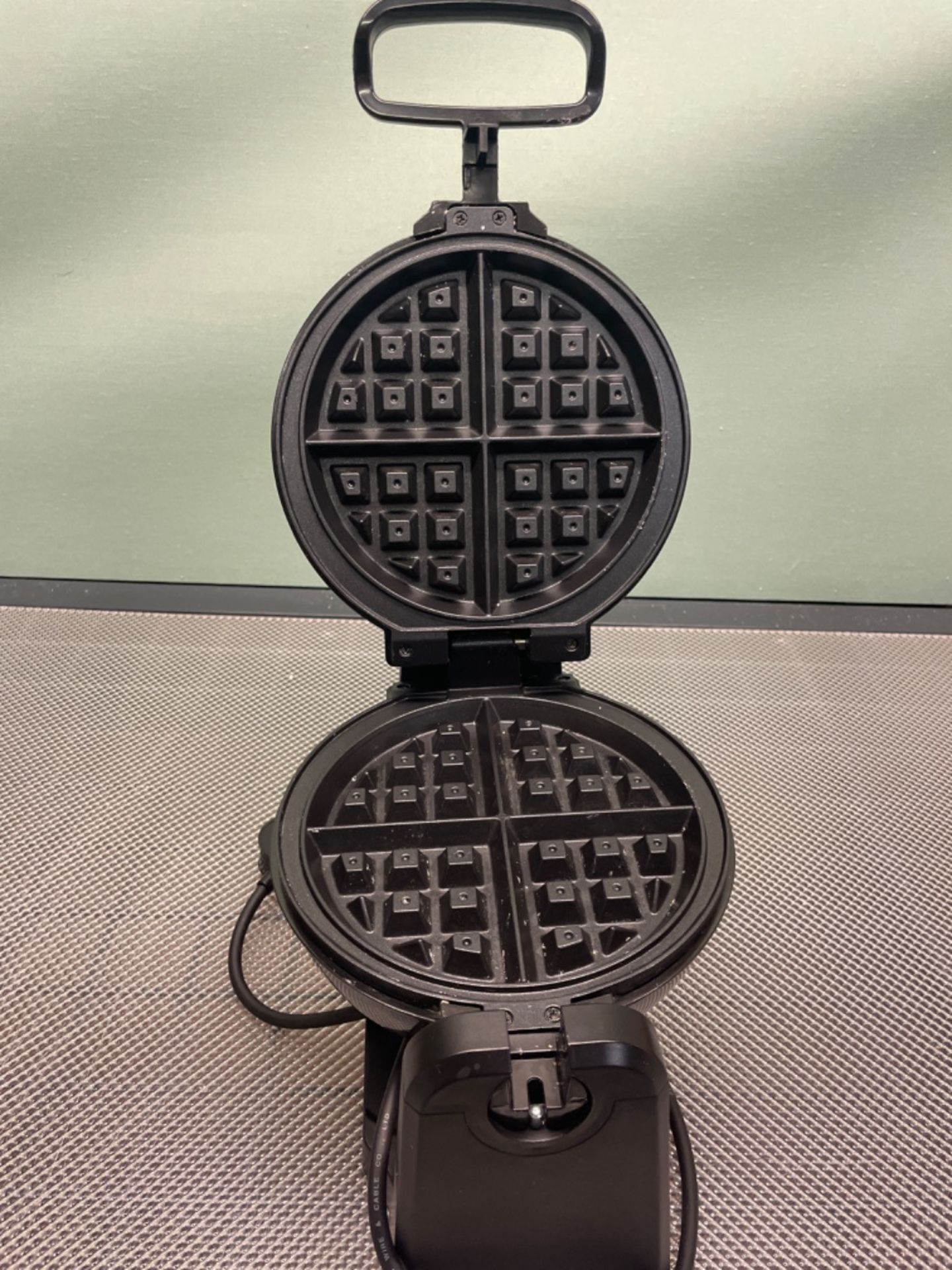 Quest 35969 Rotating Belgian Waffle Maker / Non Stick Plates / Temperature Control / Cooks up to 4  - Image 2 of 3