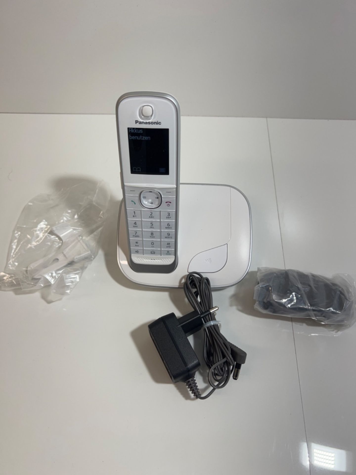 Panasonic KX-TGJ310 - telephones (DECT, Desk, White, TFT, AAA, Polyphonic) - Image 3 of 3