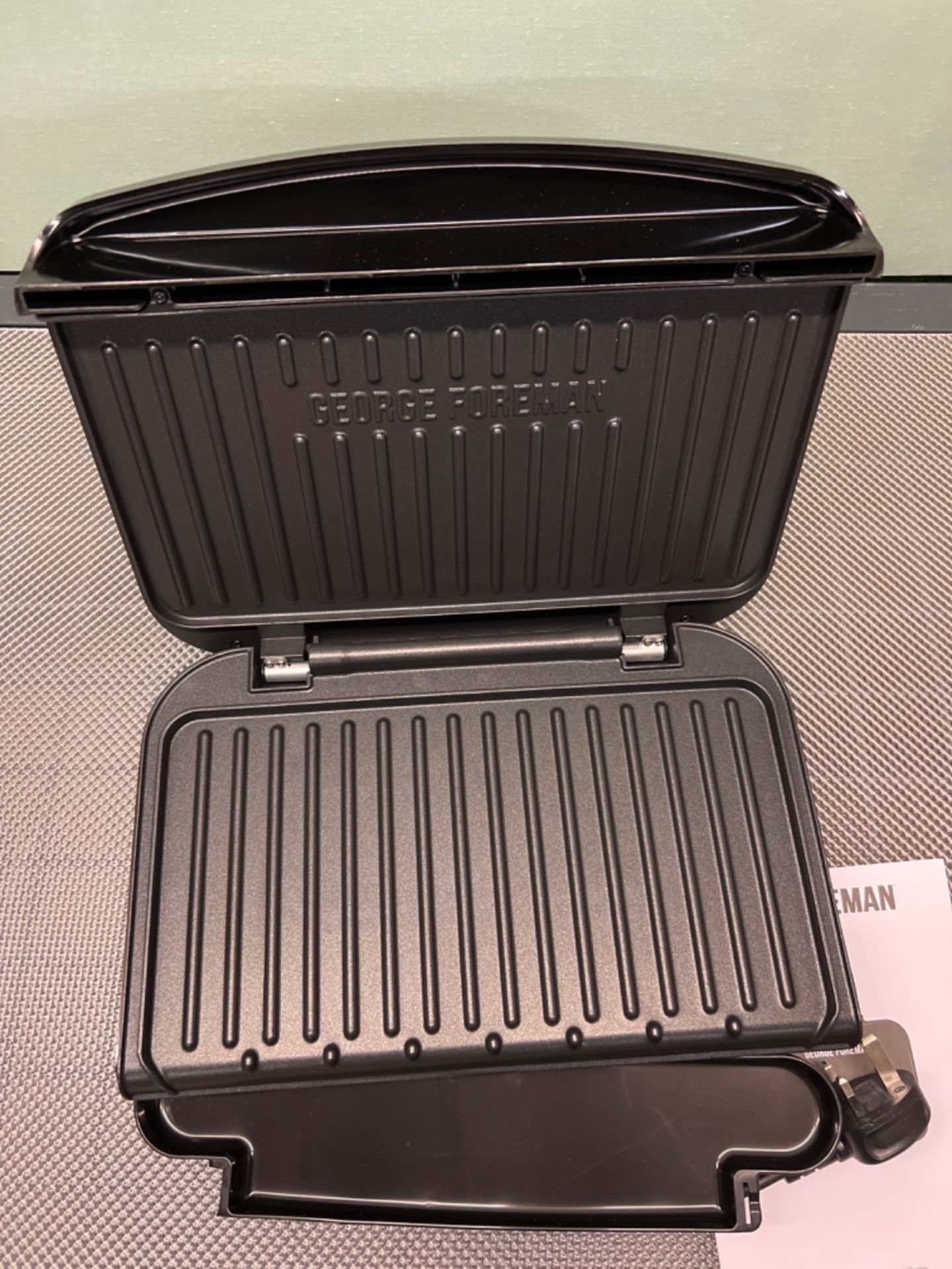 George Foreman 25810 Medium Fit Grill - Versatile Griddle, Hot Plate and Toastie Machine with Impro - Image 3 of 3