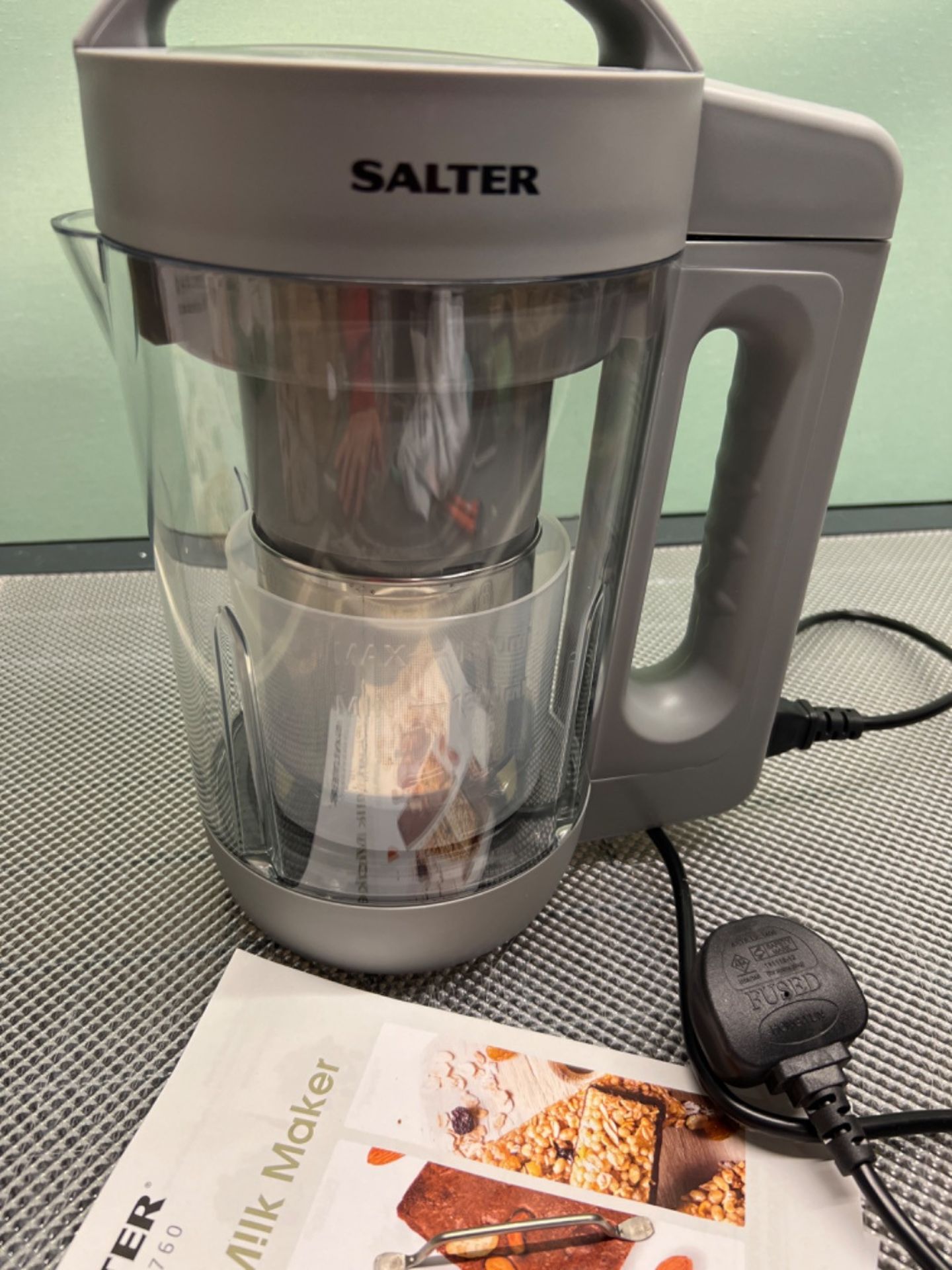 Salter EK5258 Plant Milk Maker - Nutrient-Rich Plant & Dairy-Free, 1.6L Vegan Nut Milk Machine, One - Image 2 of 3