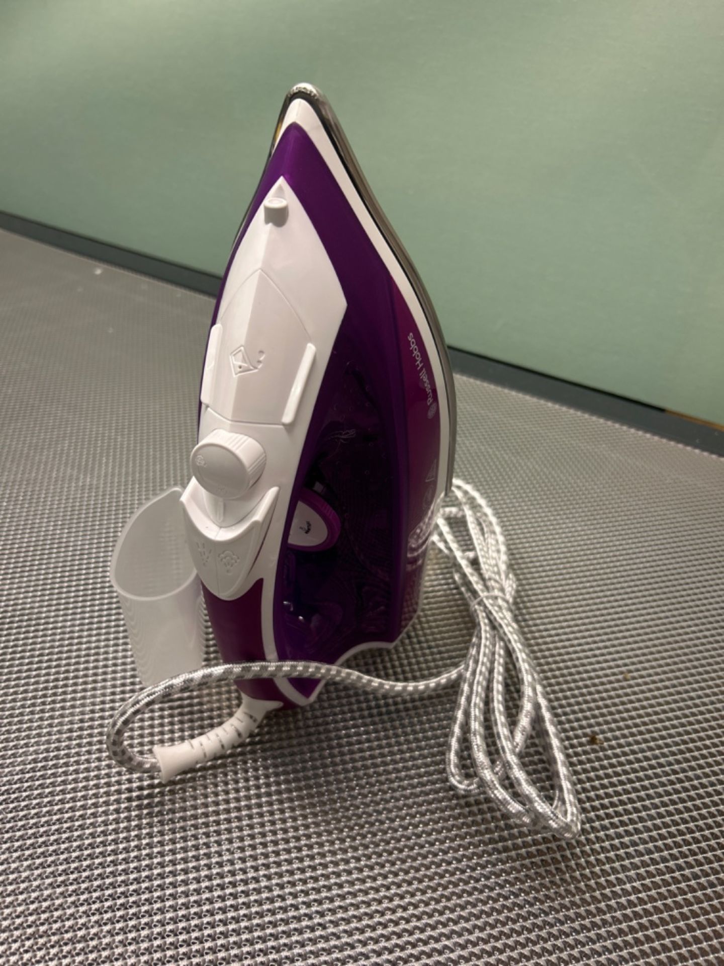 Russell Hobbs Supreme Steam Iron, Powerful vertical steam function, Non-stick stainless steel solep - Image 2 of 3