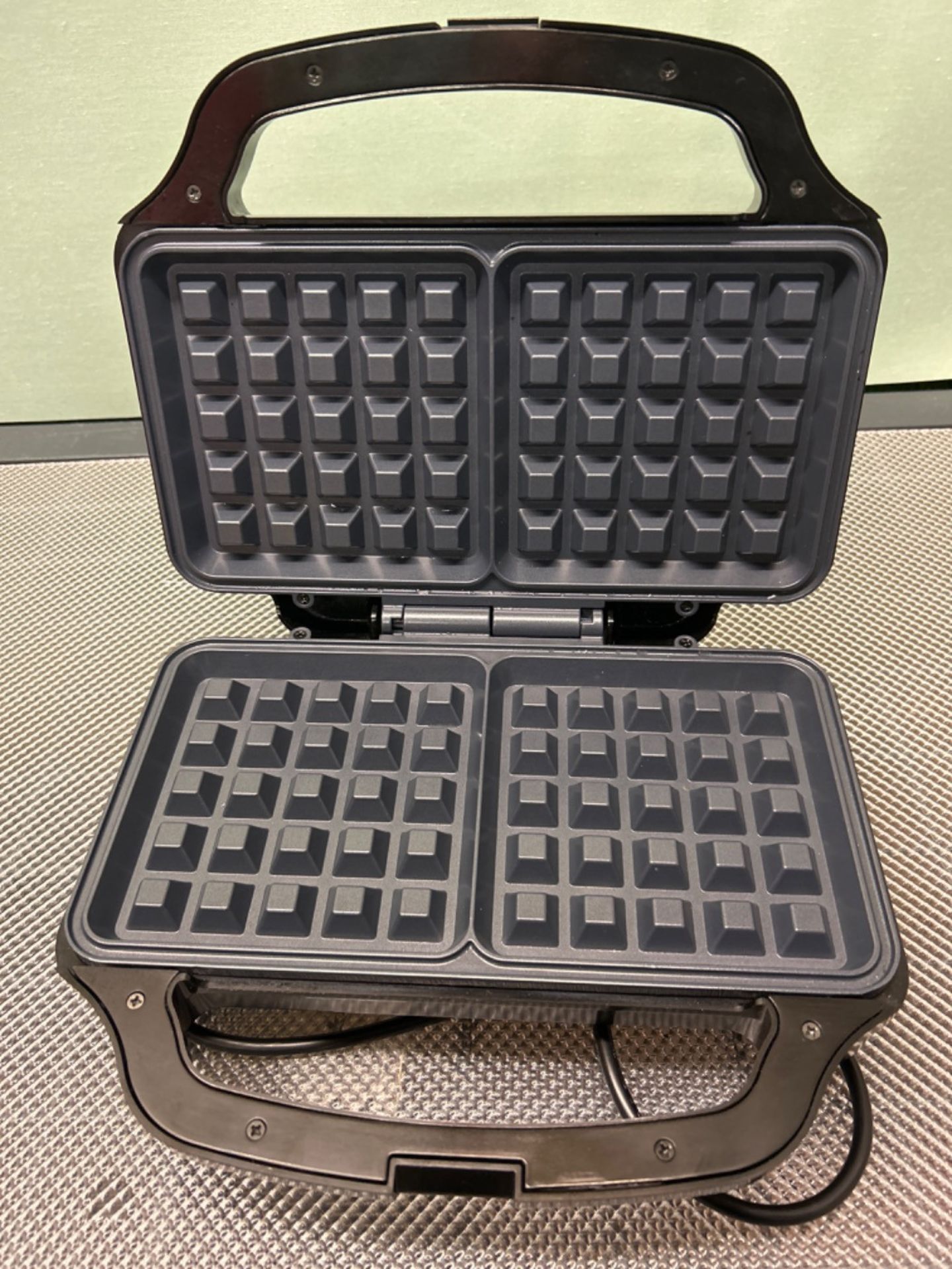 Salter EK2249 Deep Fill Waffle Maker ??Non-Stick Dual Waffle Iron, XL Cooking Plates, Automatic T - Image 2 of 3