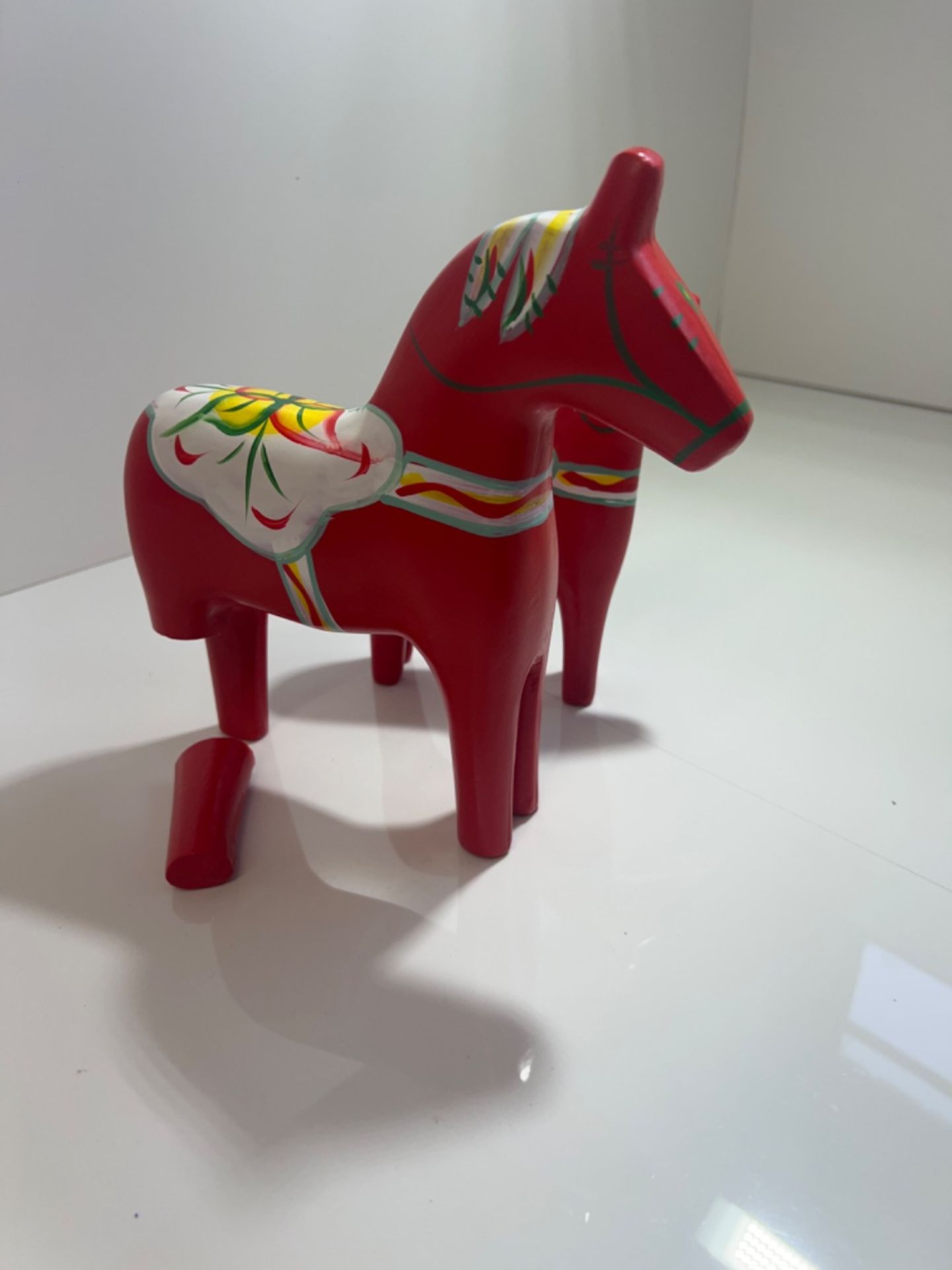 2 Piece Wooden Dala Horse Swedish National Style Wood Figures Statue Handicraft Sweden Style Dala H - Image 3 of 3