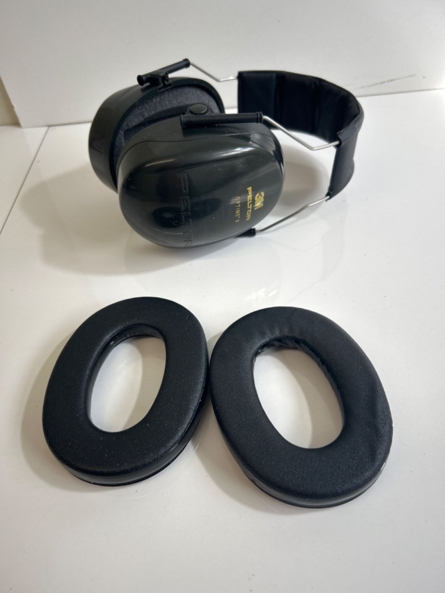 3M Peltor Optime II Comfort Earmuffs H520AC1, Ear Defenders Adults, Comfortable Fit with Reduced Pr - Image 3 of 3