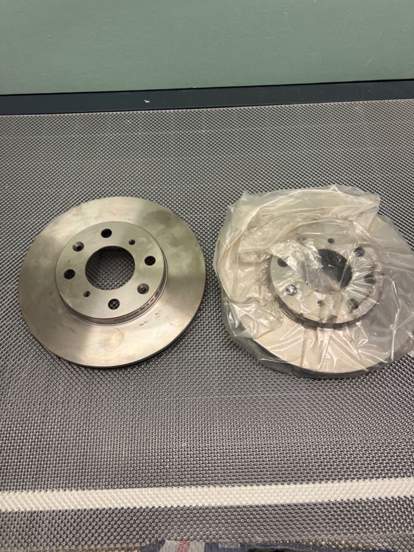 Bosch BD920 Brake Discs - Front Axle - ECE-R90 Certified - 1 Set of 2 Discs - Image 3 of 3