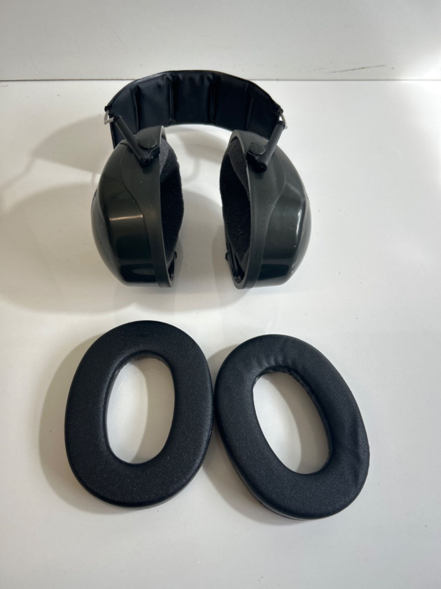 3M Peltor Optime II Comfort Earmuffs H520AC1, Ear Defenders Adults, Comfortable Fit with Reduced Pr - Image 2 of 3