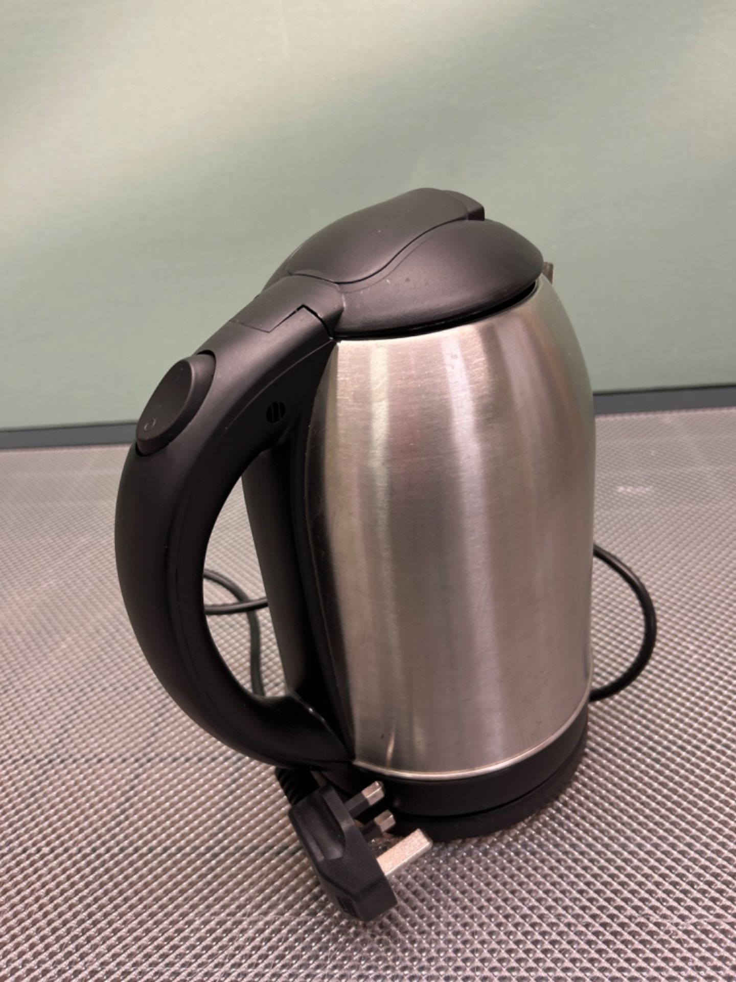 Geepas Electric Kettle, 1500W | Stainless Steel Cordless Kettle | Boil Dry Protection & Auto Shut O - Image 3 of 3