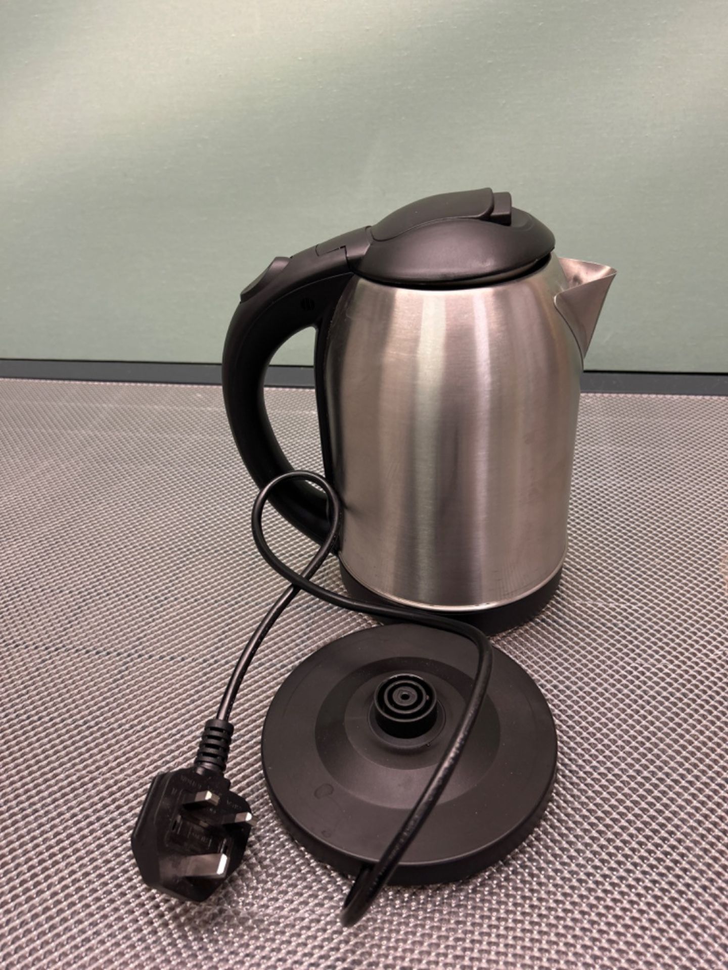 Geepas Electric Kettle, 1500W | Stainless Steel Cordless Kettle | Boil Dry Protection & Auto Shut O - Image 2 of 3