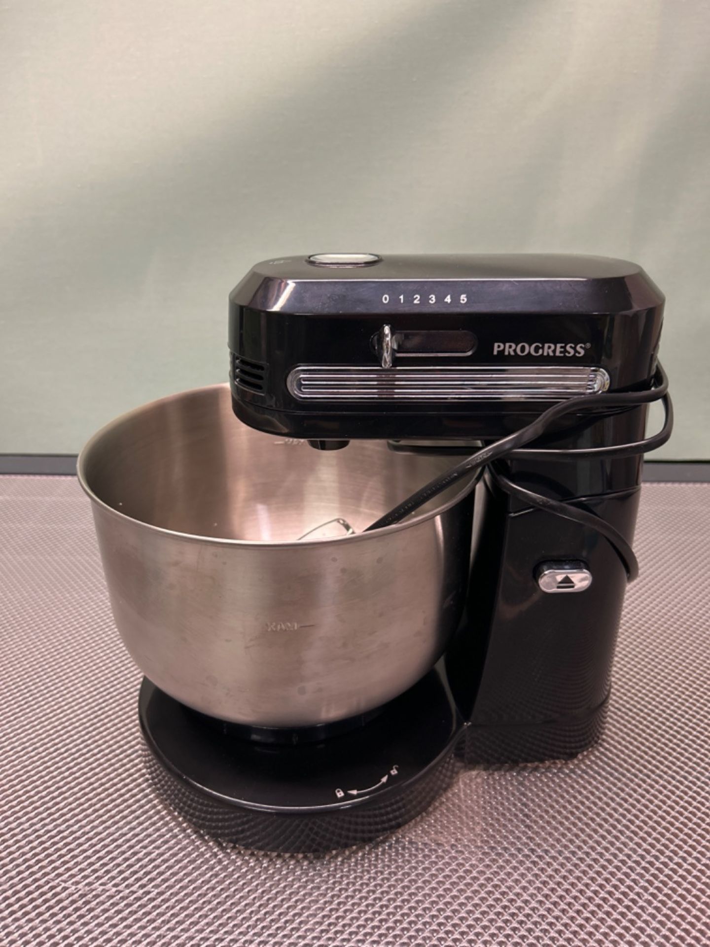 Progress EK4470P Electric Stand Mixer - 3.5L Rotating Stainless Steel Mixing Bowl, 5 Speeds, Includ - Image 2 of 3