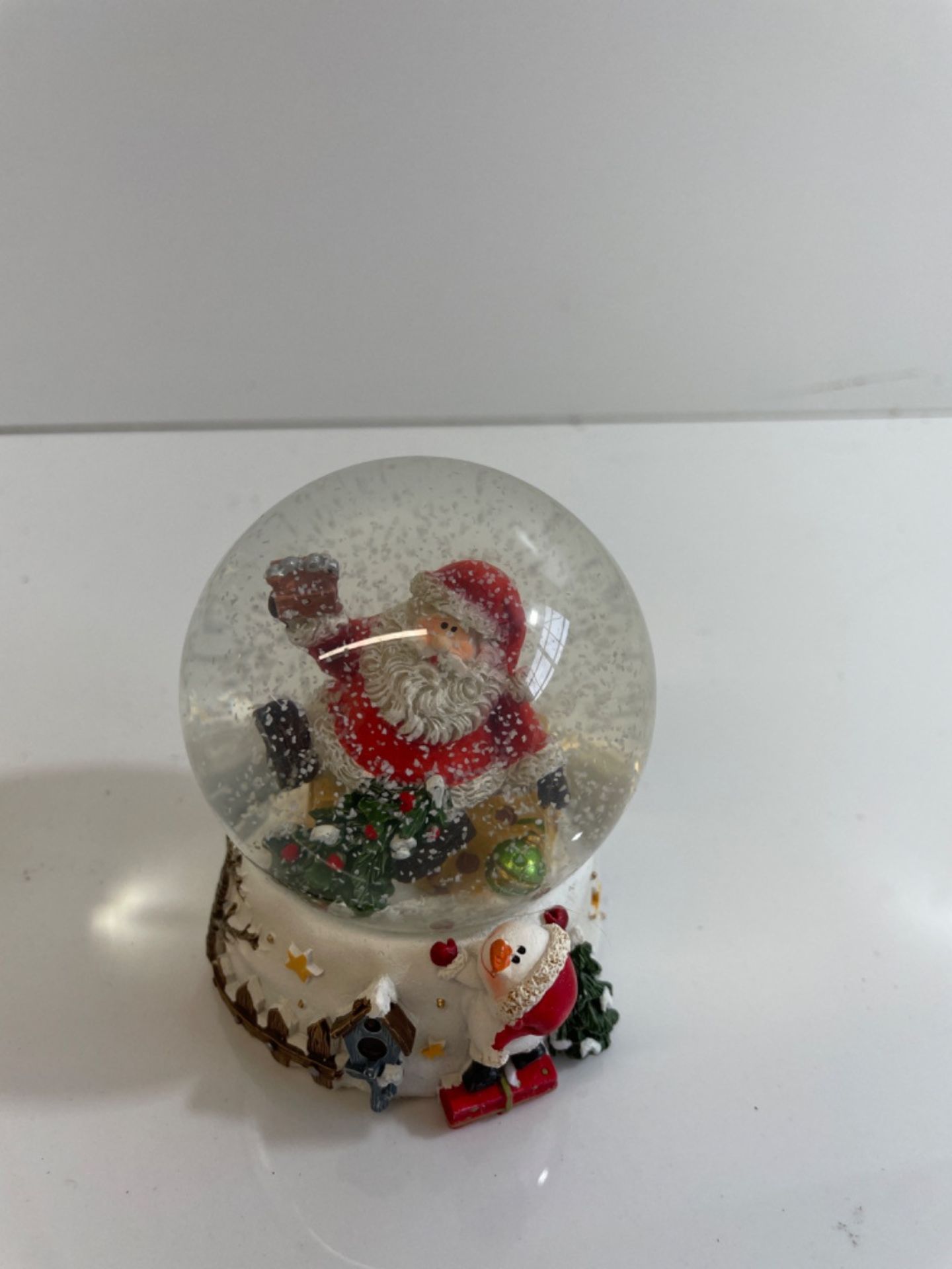 Dekohelden24 Small snow globe with Santa Claus, L/W/H 7 x 7 x 9.5 cm, ball diameter 6.5 cm. - Image 2 of 3