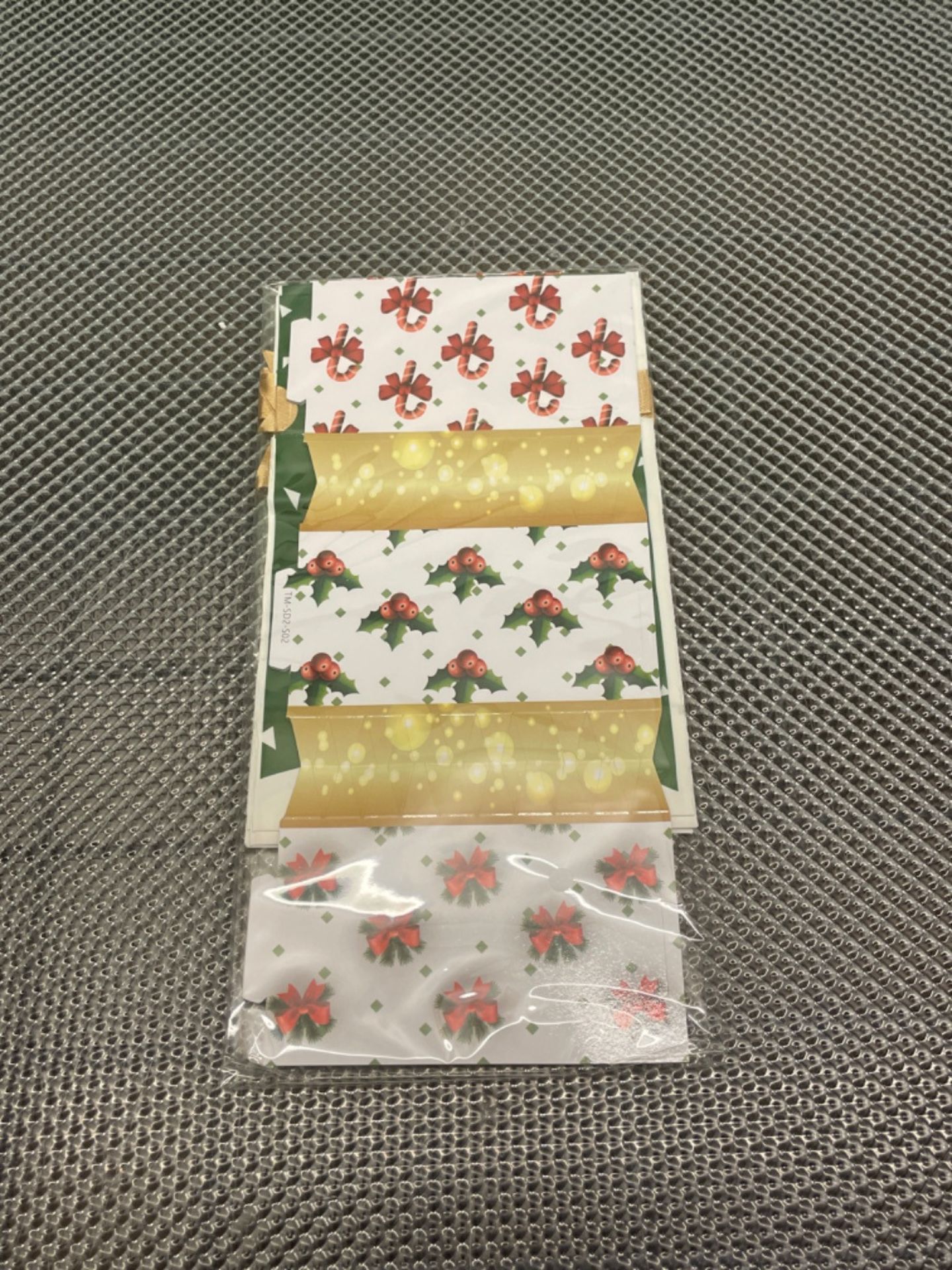 ToSSme 10 luxury crackers and 5 candy bags.by DIY Make and Fill Your Own Festive Seasonal Christmas - Image 2 of 3