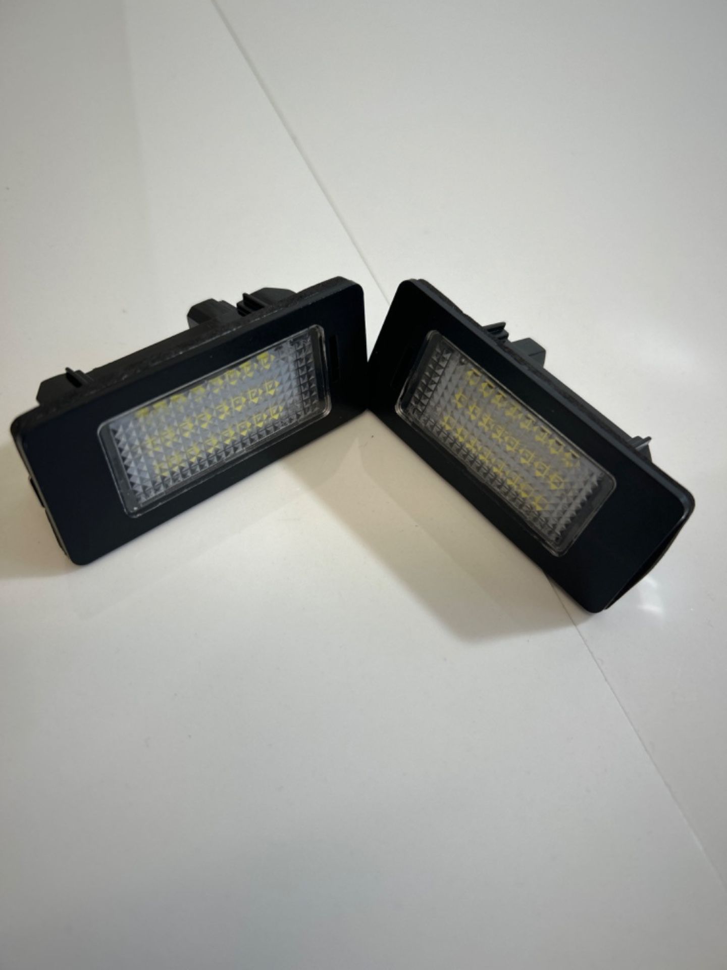 Aiyomi Pack of 2 LED Number Plate Lights, 24 LED SMD License Plate Lamp for BMW E39 E60 E61 E90 E91 - Image 2 of 3
