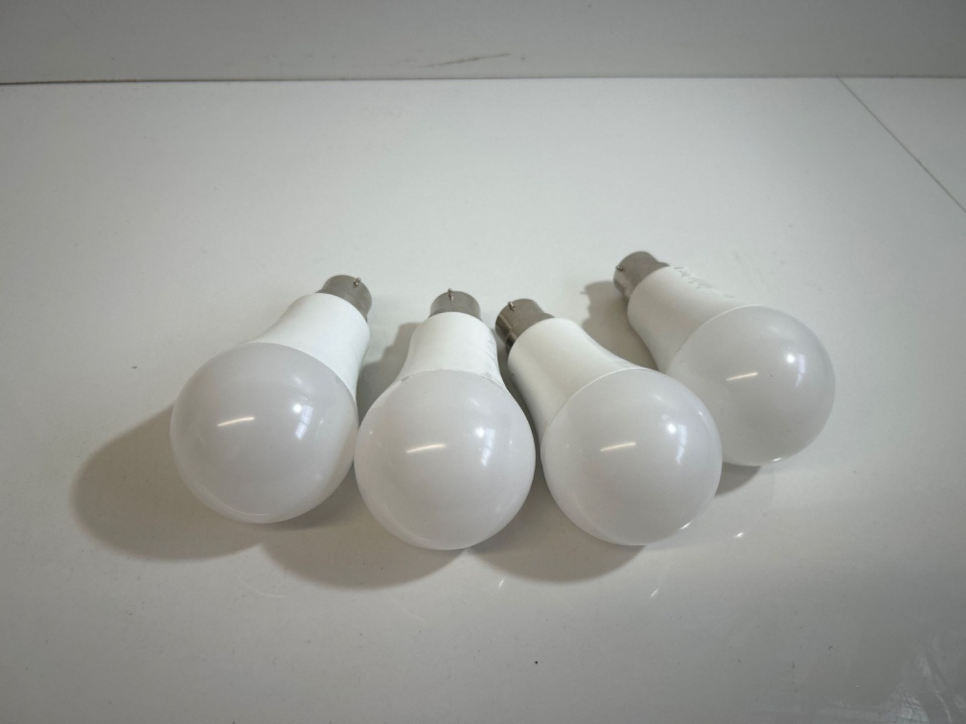 OHMAXX Smart Bulb, Smart Light Bulbs,APP Contsrol, Smart WiFi Multicolor LED Bulb 8W (75W Equivalen - Image 2 of 3