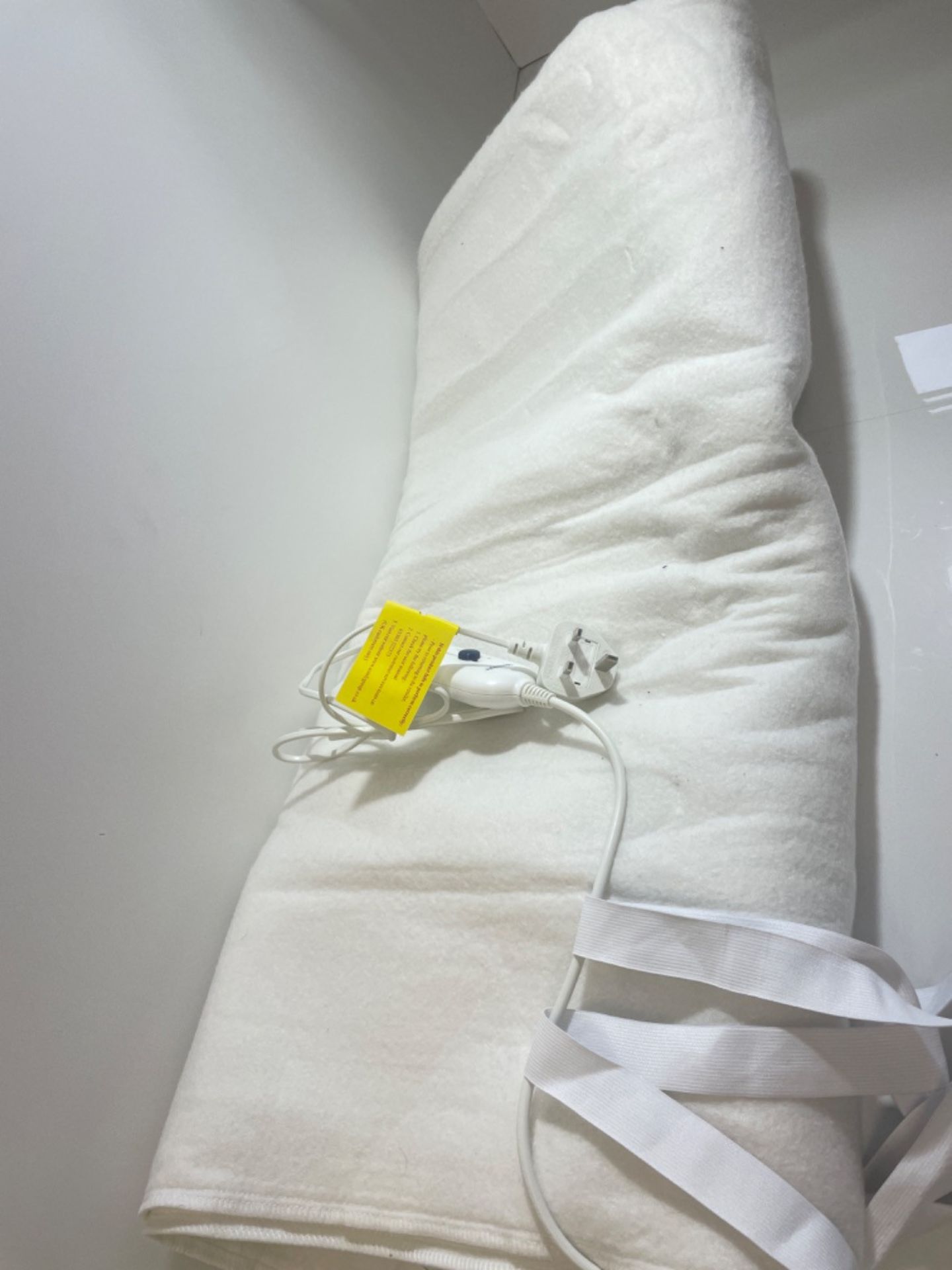 Silentnight Comfort Control Electric Blanket Super King - Heated Electric Fitted Underblanket with  - Image 2 of 3