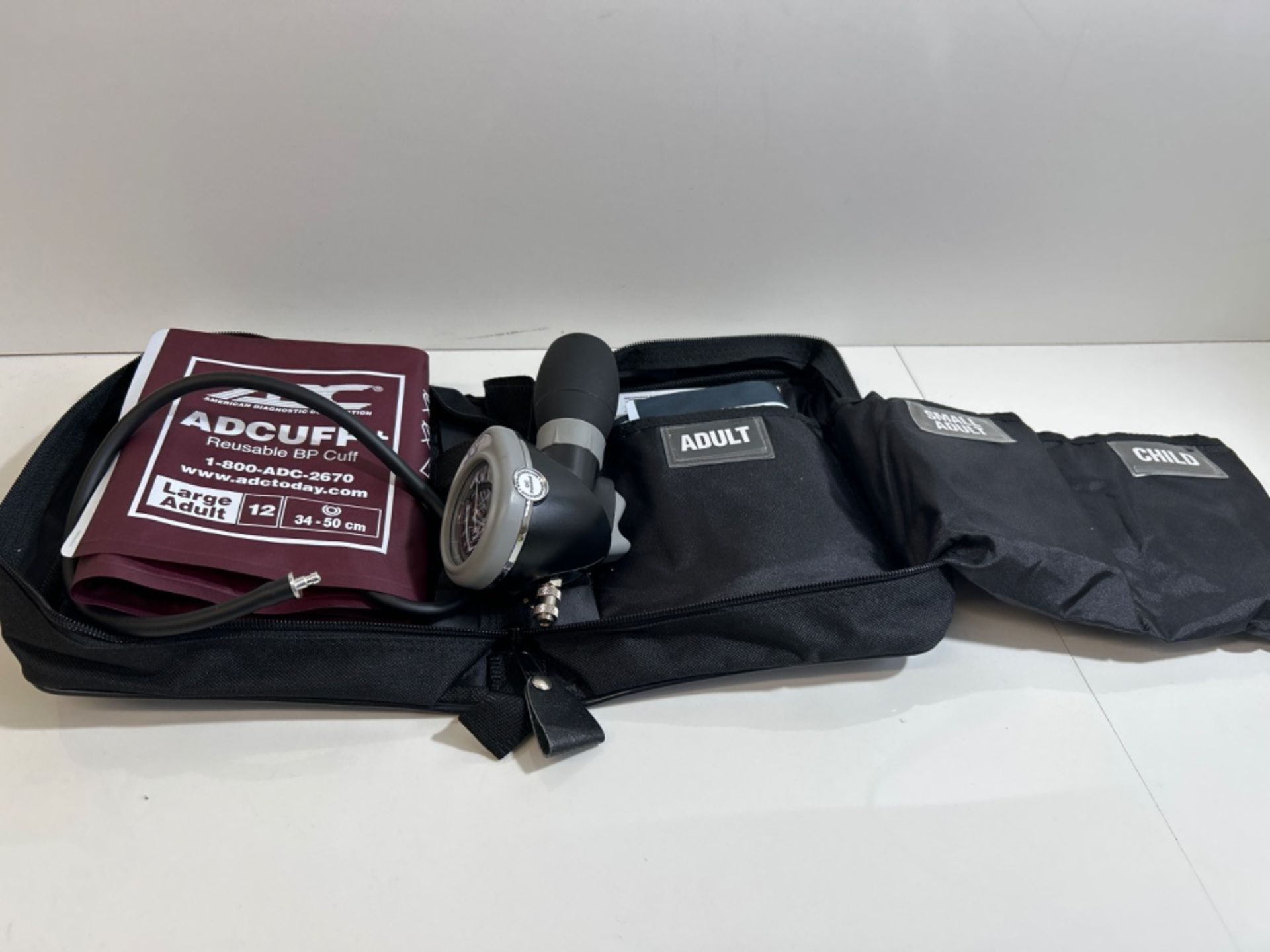 ADC Diagnotix Multikuf 732 4-Cuff EMT Kit, Professional Palm Aneroid Sphygmomanometer, Child, Small - Image 2 of 3