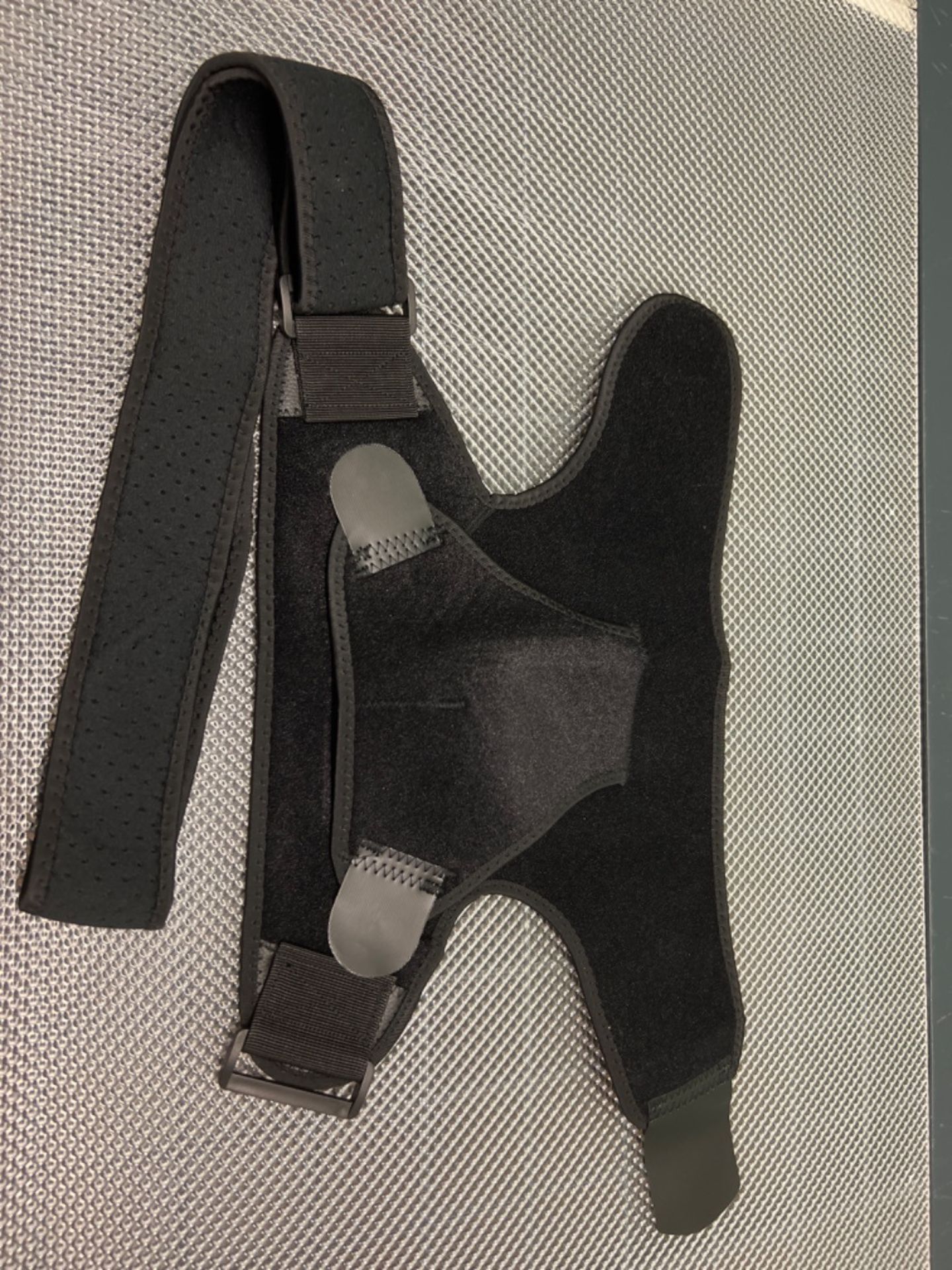 Shoulder Support Brace with Pressure Pad for Men Women, Adjustable Shoulder Brace for Torn Rotator  - Image 2 of 3