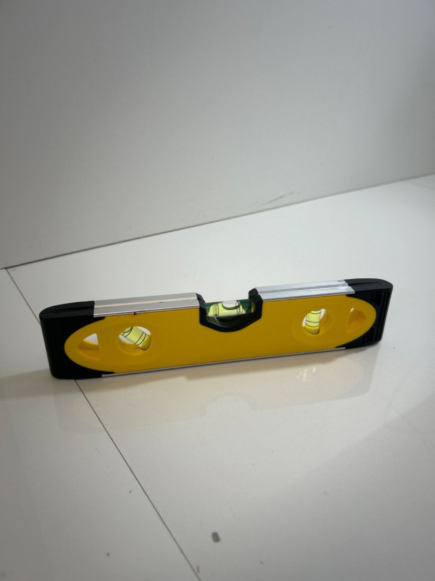 Stanley Shock Proof Torpedo Level 230 mm/9 Inch 0-43-511 - Image 2 of 3
