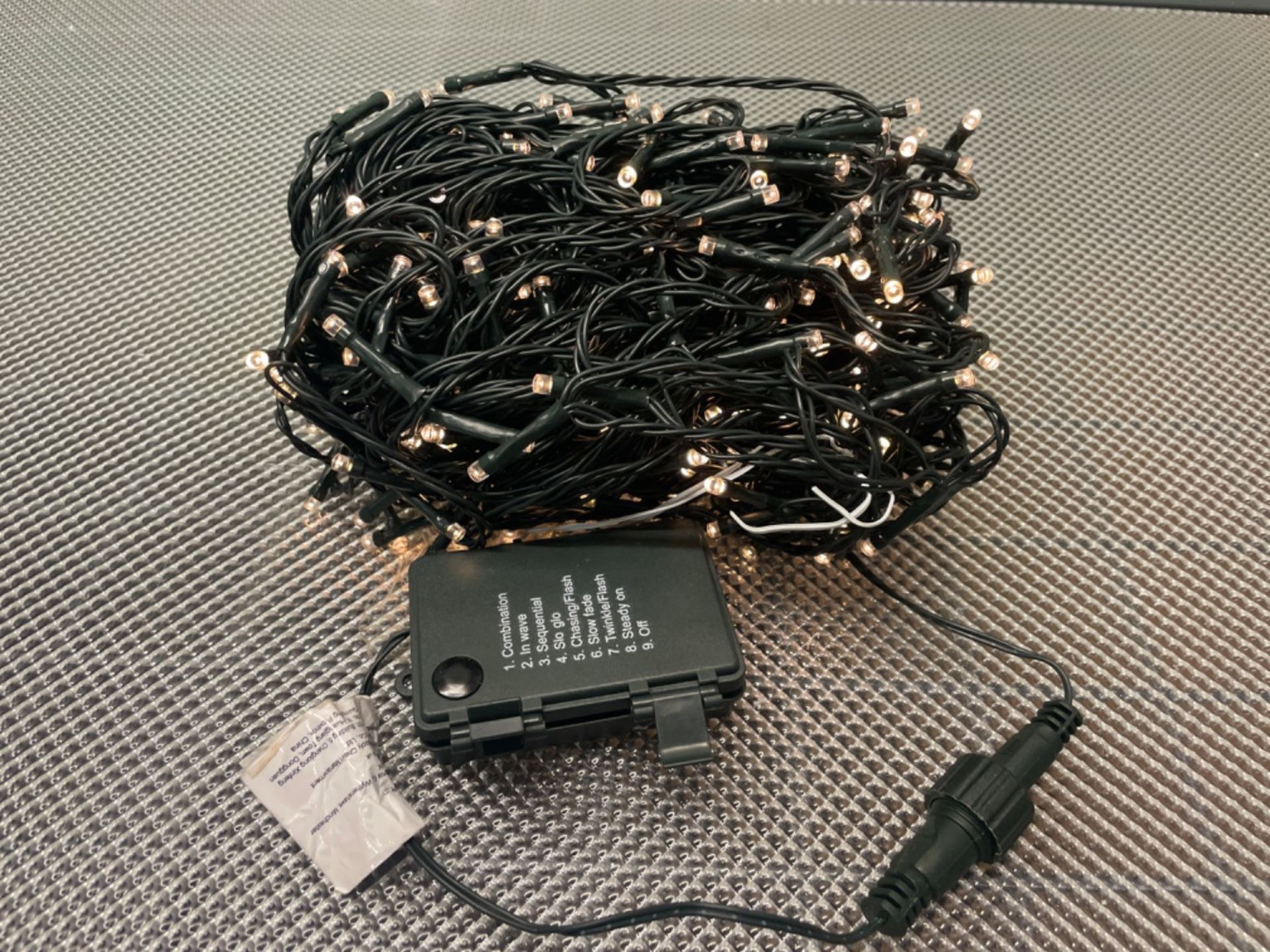 GlobaLink Christmas Fairy Lights Battery Powered, 40M/131FT 300LEDs Christmas String Lights, Waterp - Image 2 of 3