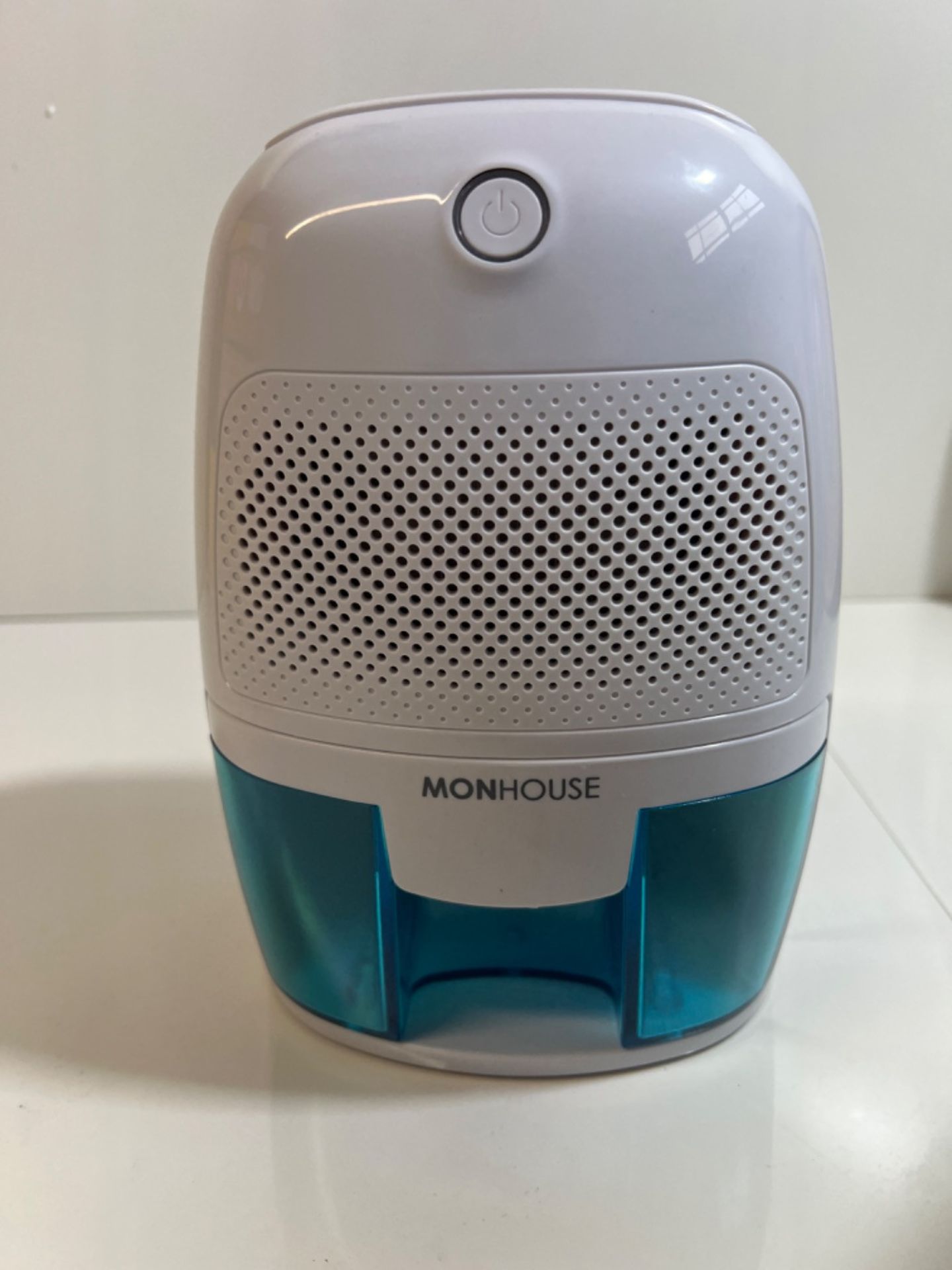 MONHOUSE Dehumidifier 600ml Portable, Compact & Quiet Moisture Absorber - Mini Air Dehumidifier for - Image 3 of 3