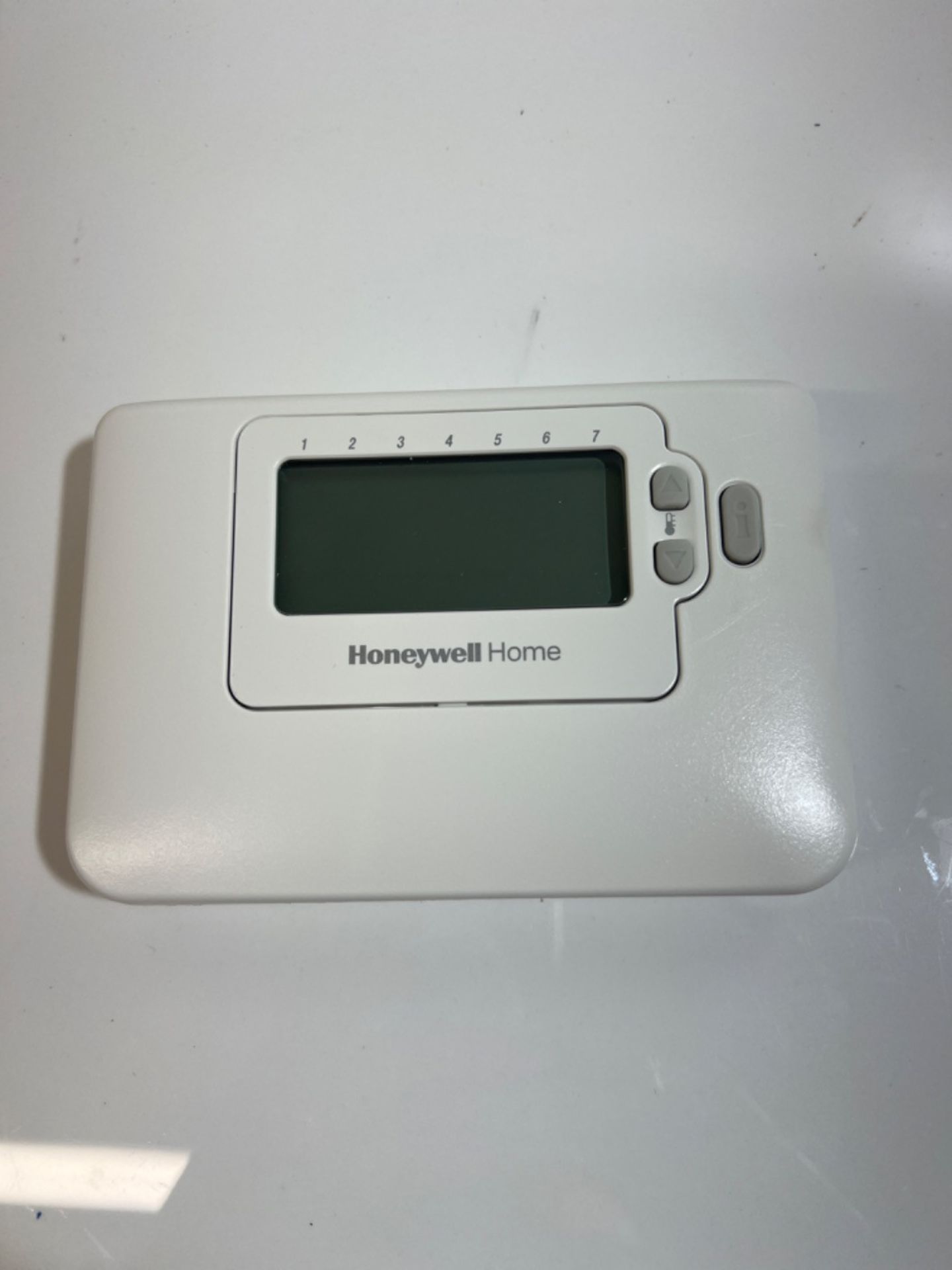 Honeywell 7 Day Programmable Thermostat CM707 - Image 3 of 3