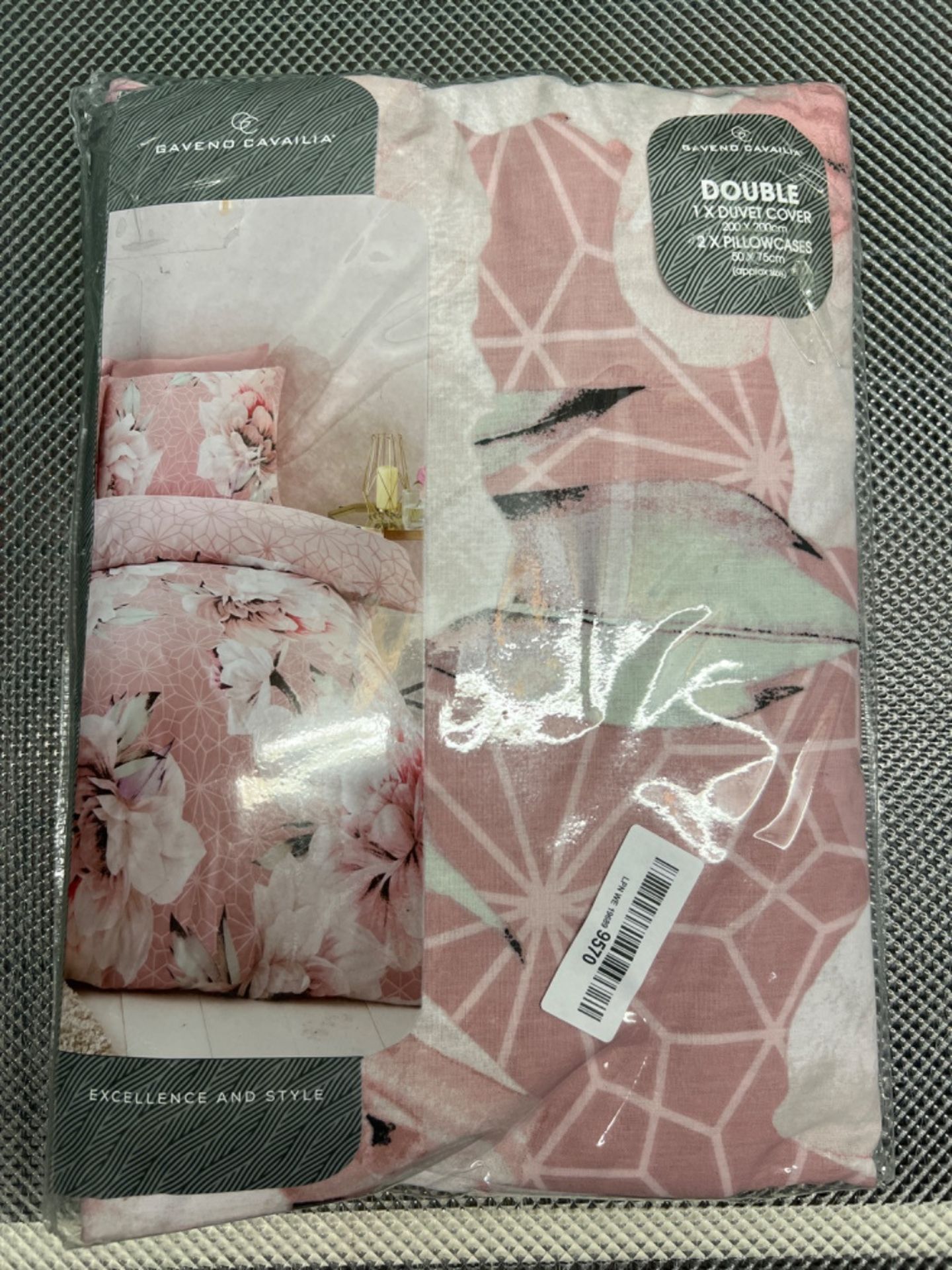 GC GAVENO CAVAILIA Large Floral Patterned Duvet Cover Watercolour Blush Pink, Easy Care Poly Cotton - Image 2 of 3