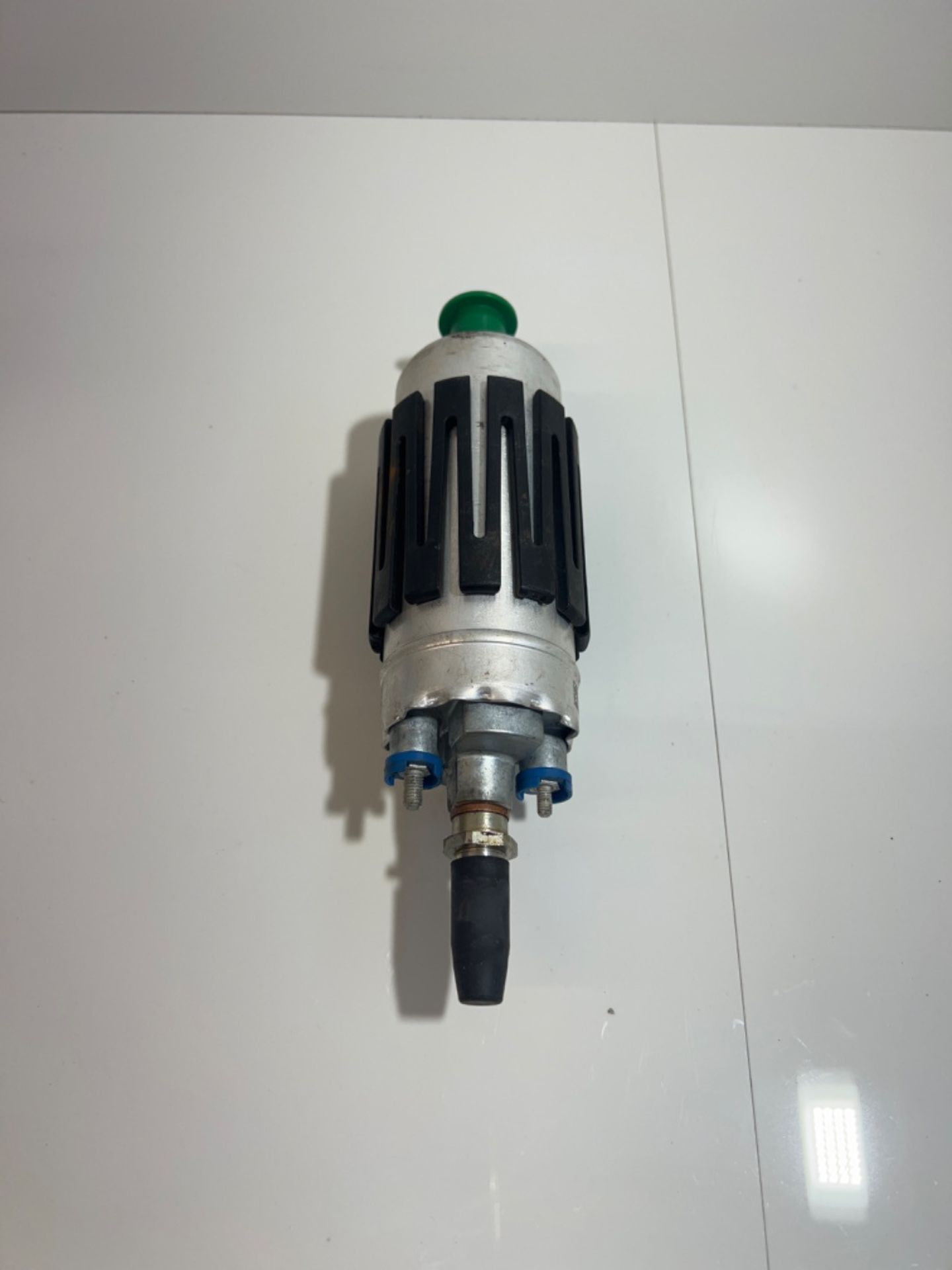 Bosch 0580464125 - Electric fuel pump - Image 2 of 3