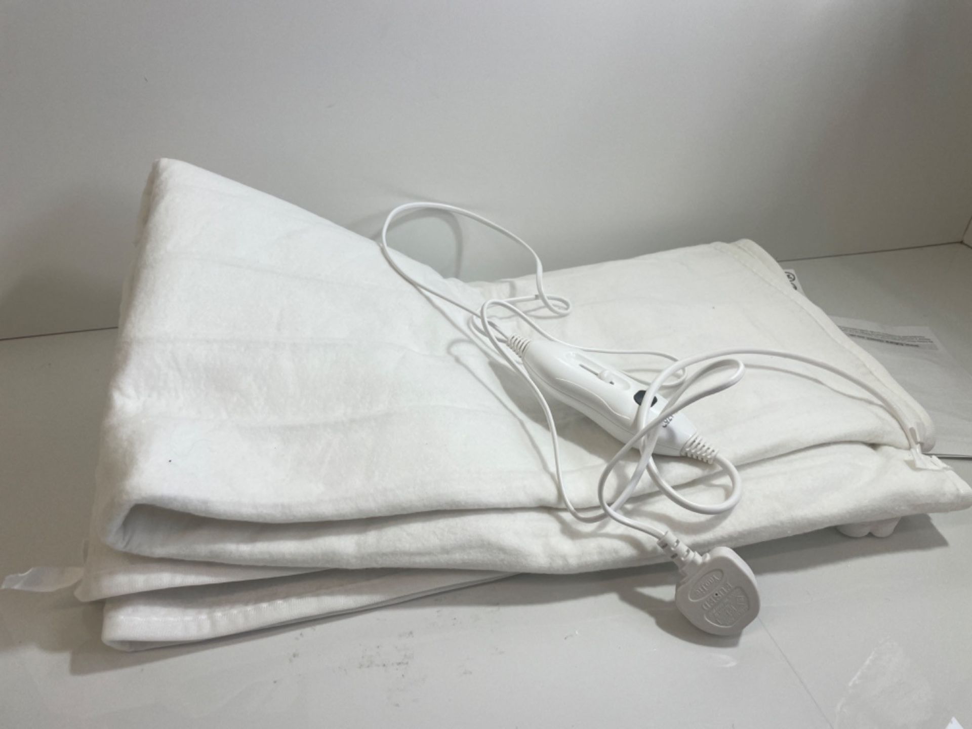 Cozytek Double Polyester Electric Blanket Size Detachable Control Underblanket 3 Heat Settings Whit - Image 2 of 3