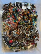 Approximately 10kg of costume jewellery.