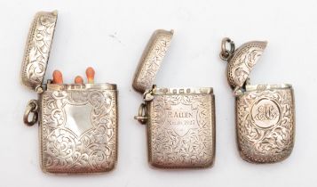 Three Edwardian silver vesta cases, Birmingham 1903 x 2 and 1906, 61gm