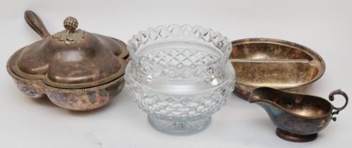 A 20th century Elkington & Co silver plated crested twin section dish, 27cm diameter together with a