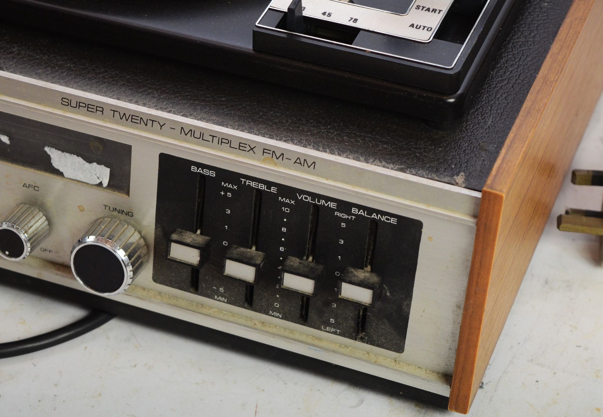 A Sony micro Hi-Fi system, model XL-HP600, with matching speakers and a Philco "Super twenty" record - Image 3 of 3