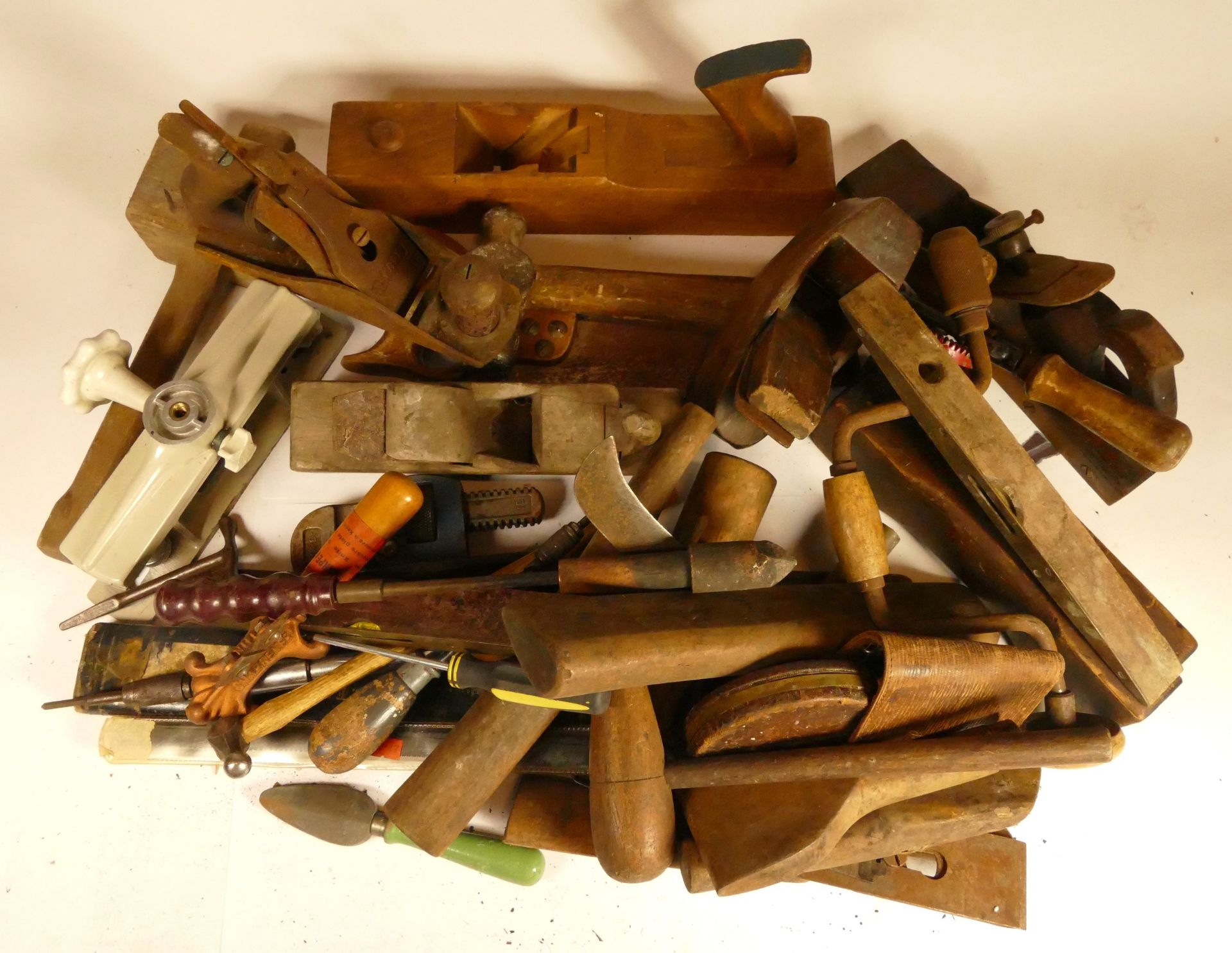 A collection of early 20th century and later carpenters hand tools, to include box planes, Stanley