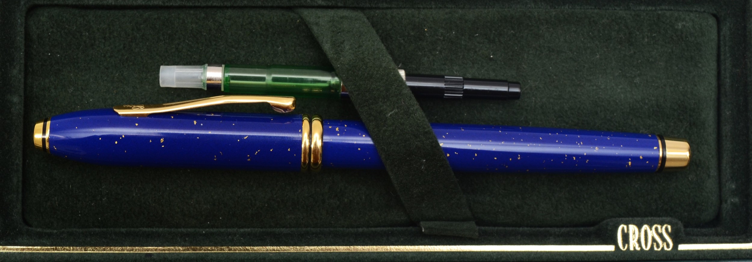Cross, a limited edition Lapis Lazuli fountain pen, c.2002, 18K gold nib, with cartridge and plunger - Bild 2 aus 8