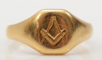 Masonic interest, an 18ct gold Masonic signet ring, Birmingham 1935, R, 5.8gm.