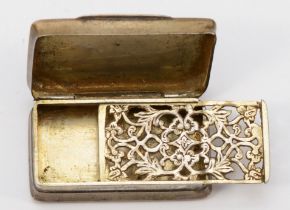 A Continental silver rectangular vinaigrette, unmarked, with pierced floral sliding action grille, 4