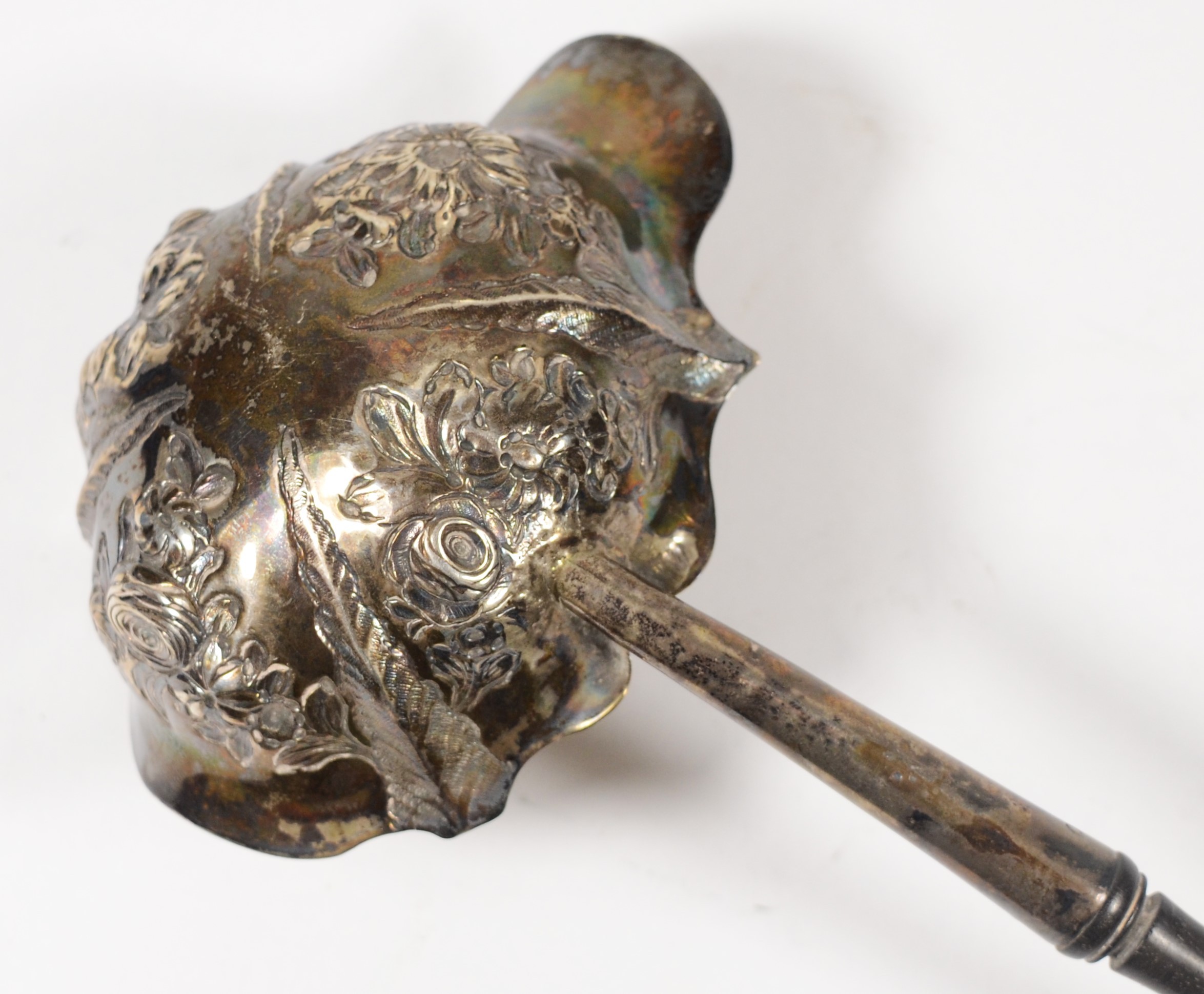 A George III silver punch ladle, marks poorly struck, the embossed bowl with lip, turned hardwood - Bild 3 aus 3