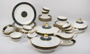 Royal Doulton Carlyle (H5018) pattern part dinner and tea set comprising of eight 27cm diameter