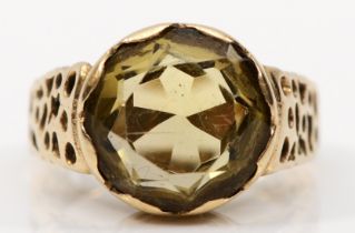 A vintage 9ct gold single stone citrine dress ring, with pierced decorative shoulders, 12mm, N, 4.