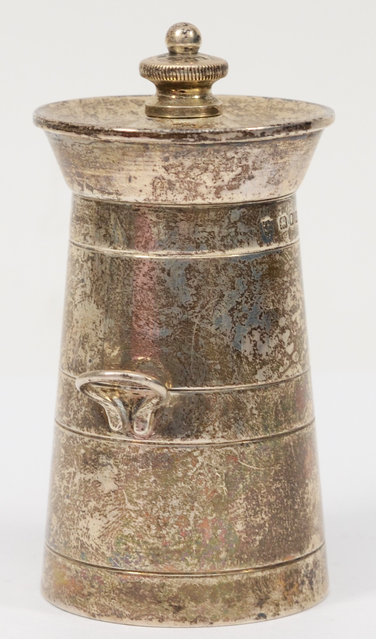 A novelty silver pepper grinder, London 1934, Jubilee mark, in the form of a milk churn, 9cm, 136gm - Image 2 of 5