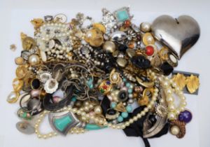A collection of costume jewellery, to include necklaces, earrings, brooches, bracelets and bangles.