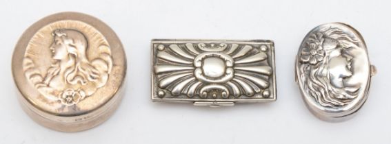 A Victorian silver casket pill box, Birmingham 1892, with embossed decoration, 4 x 2cm, together