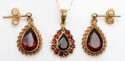 A 9ct gold garnet cluster pendant, on 375 gold chain, 20mm, together with a pair of 9ct gold