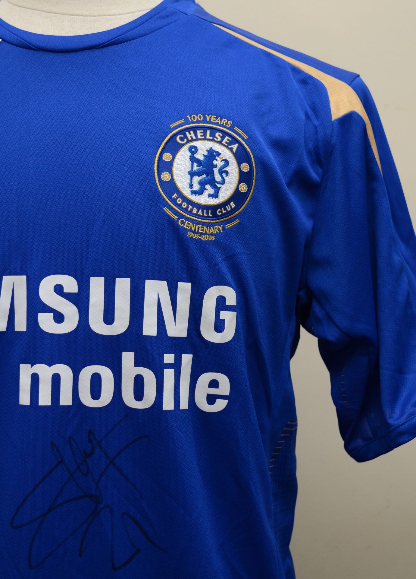 Chelsea Players Signed Shirt 2005-2006 Large Centenary Premier League winning season Jose Mourinho - Image 3 of 7