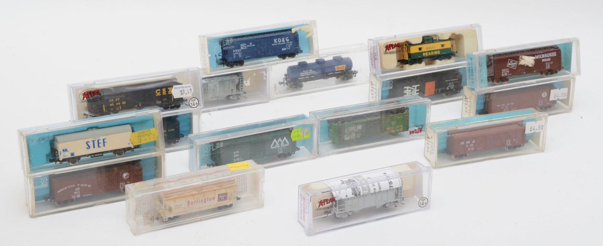 N Gauge Model Railway group comprising of rolling stock, goods wagons and freight wagons by Atlas,